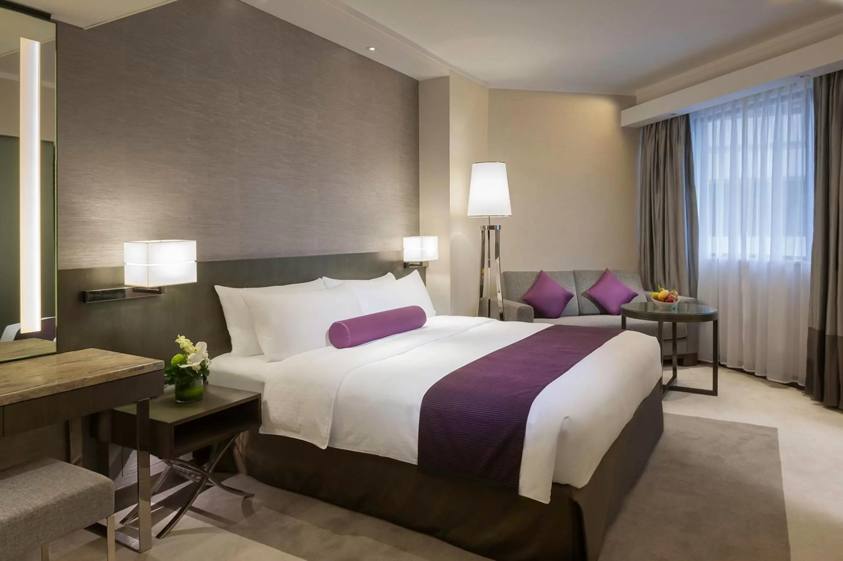 Photo of the whole room, Bed in Gateway Hotel, Marco Polo