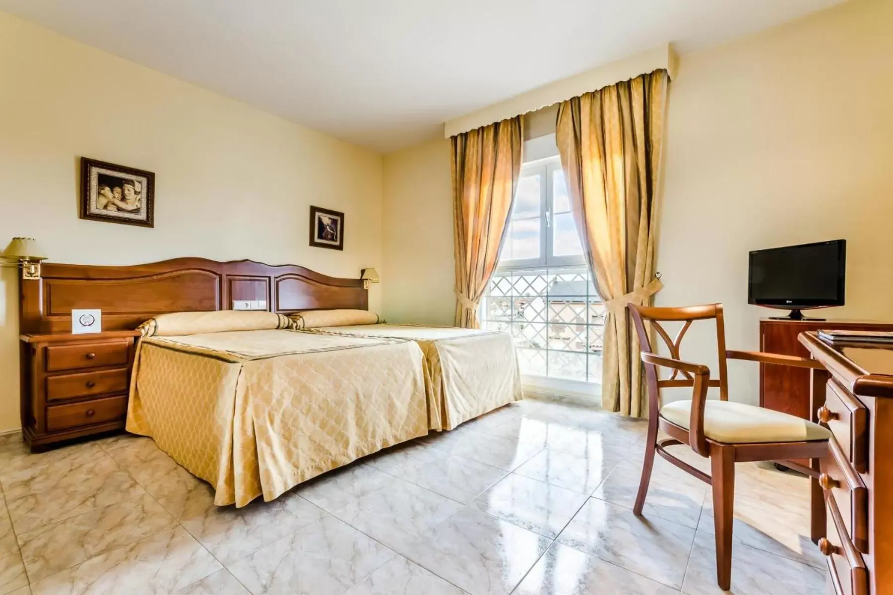Bedroom in Roma Aurea