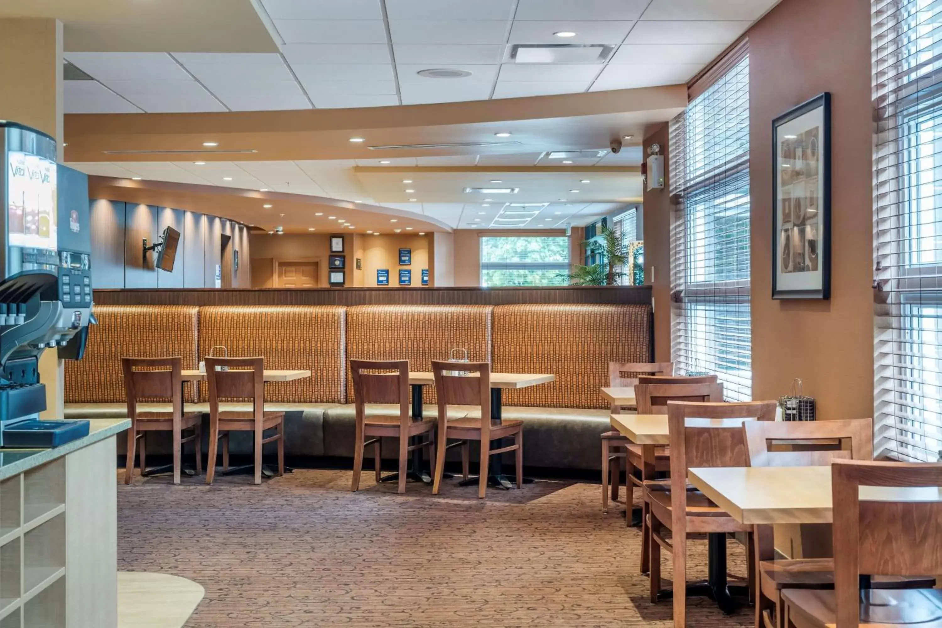 Breakfast in Best Western Plus, Bathurst Hotel & Suites Breakfast in Best Western Plus, Bathurst Hotel & Suites