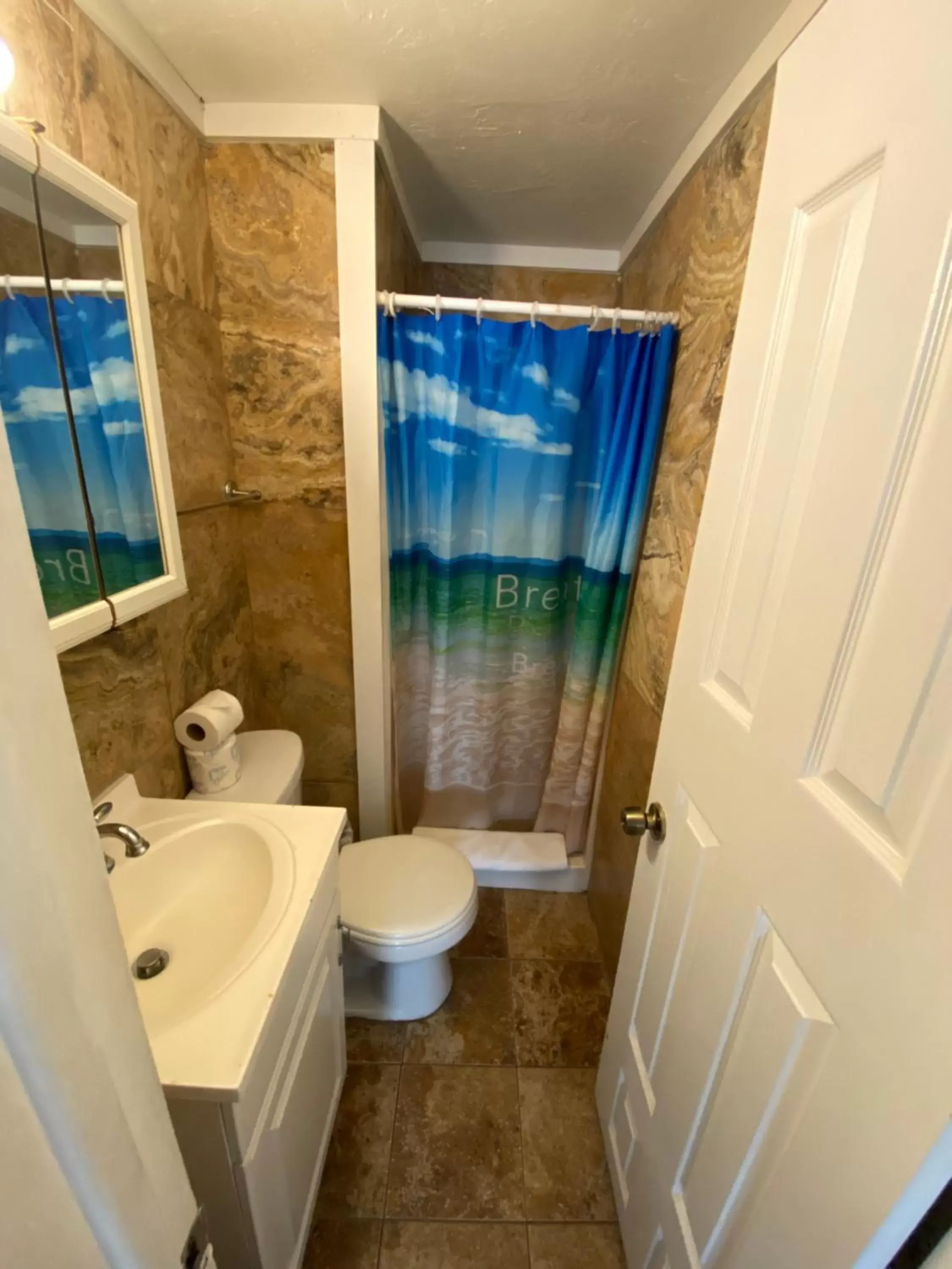 Bathroom in St Maurice Beach Inn