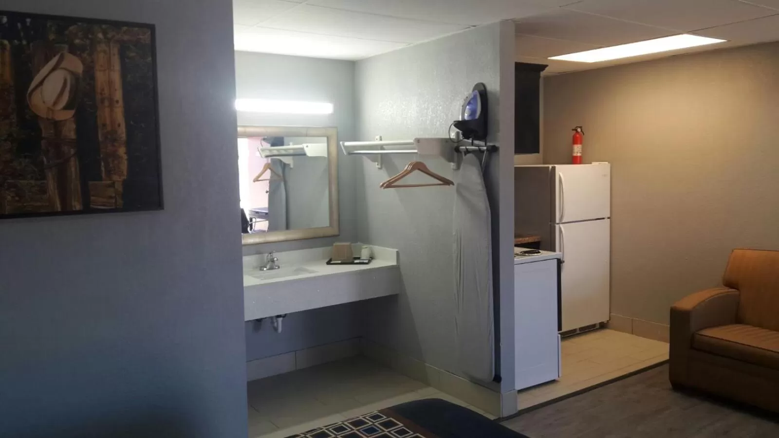 Kitchen or kitchenette in Paris Inn and Suites