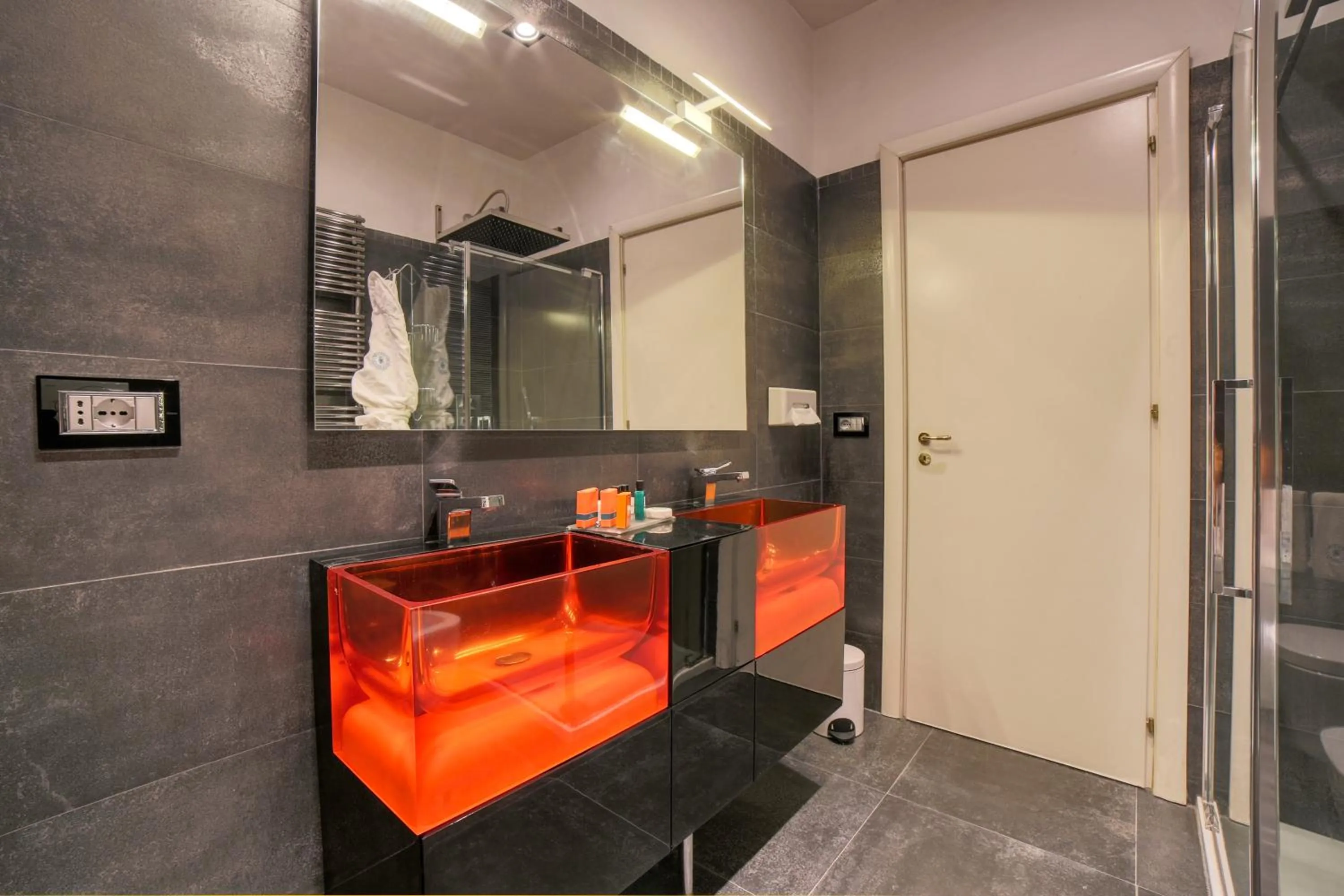 Bathroom in Palazzo Confalone