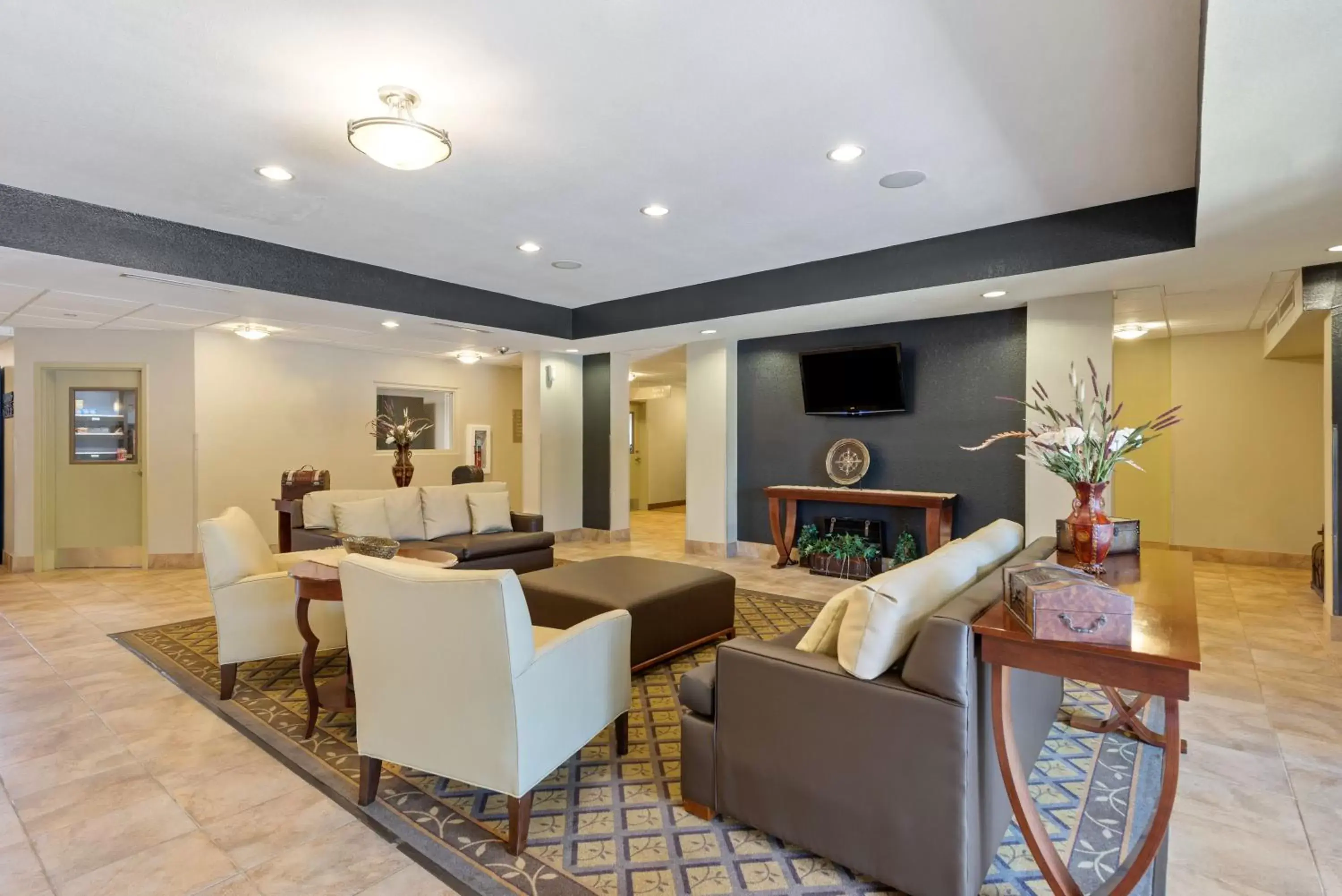 Lobby or reception, Lounge/Bar in Extended Stay America Suites - San Antonio - North