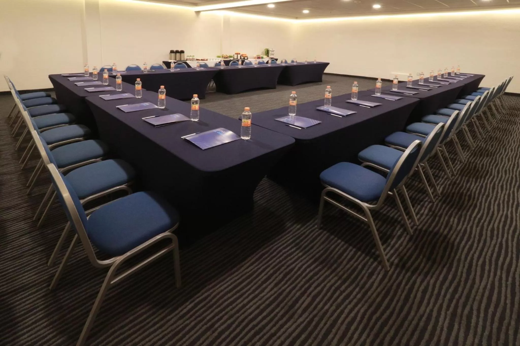 Meeting/conference room in Holiday Inn Express San Luis Potosí by IHG