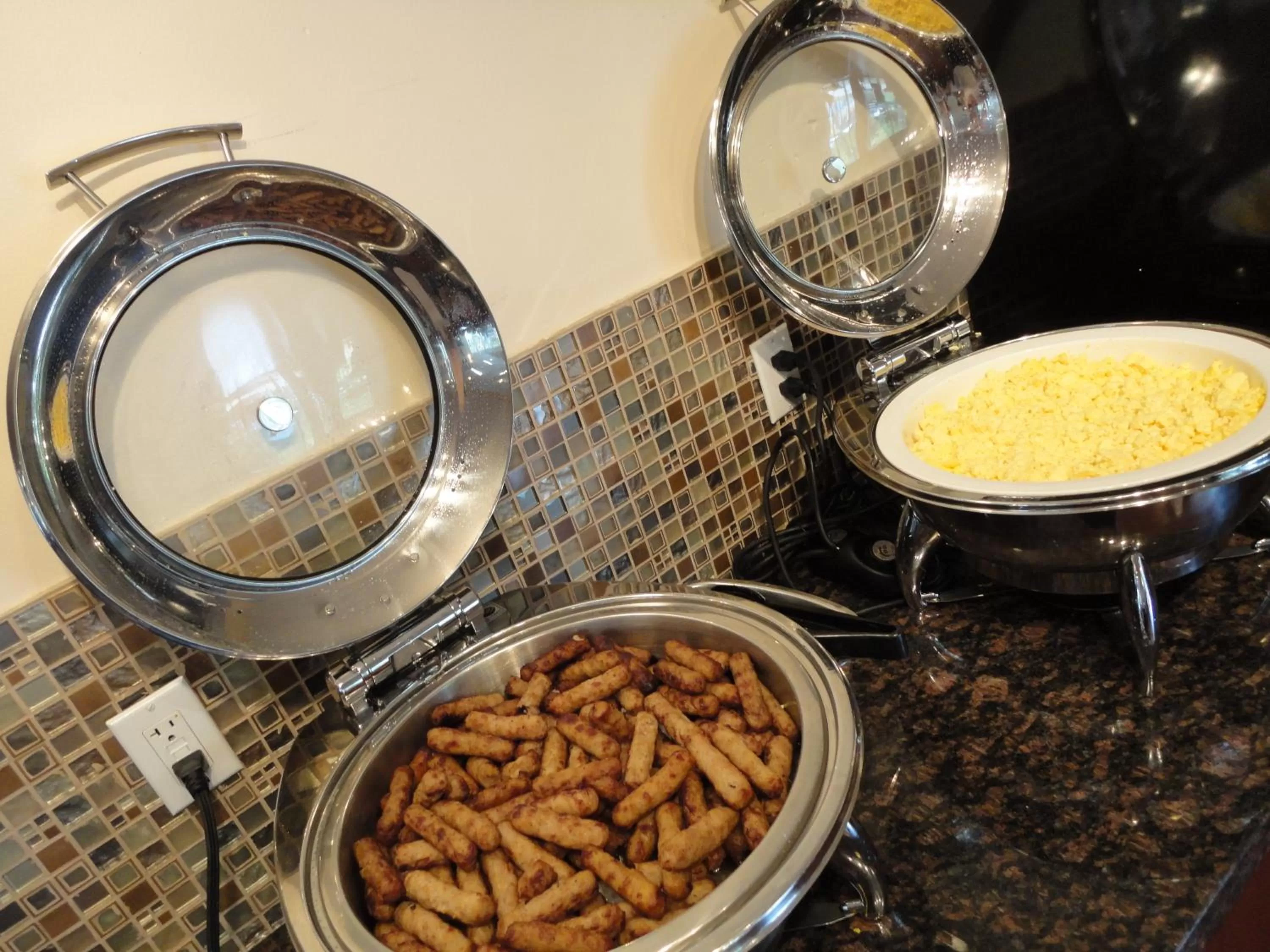 Food in Super 8 by Wyndham Gananoque - Country Squire Resort