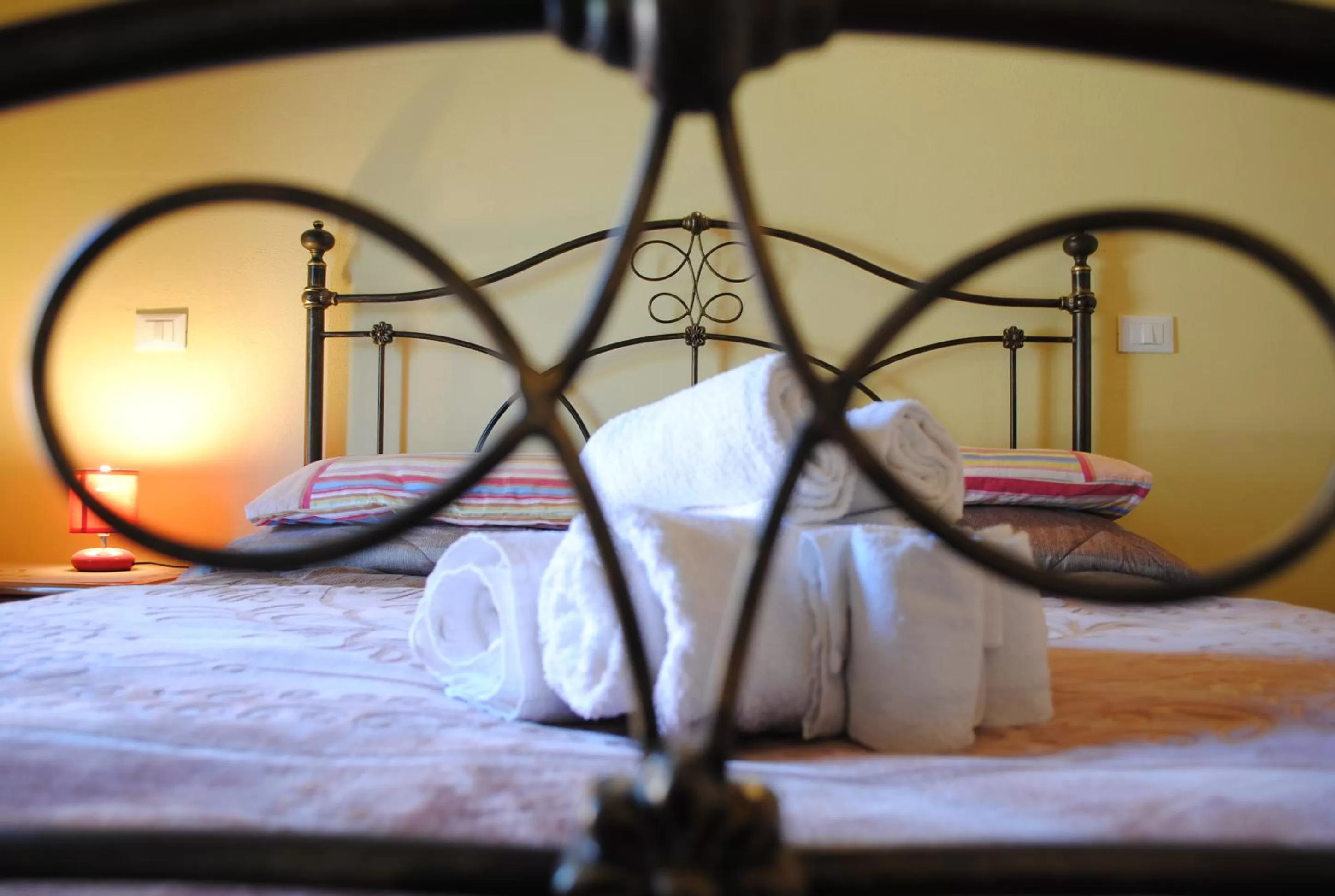 Photo of the whole room, Bed in AGRITURISMO MELOGRANO D'ORO