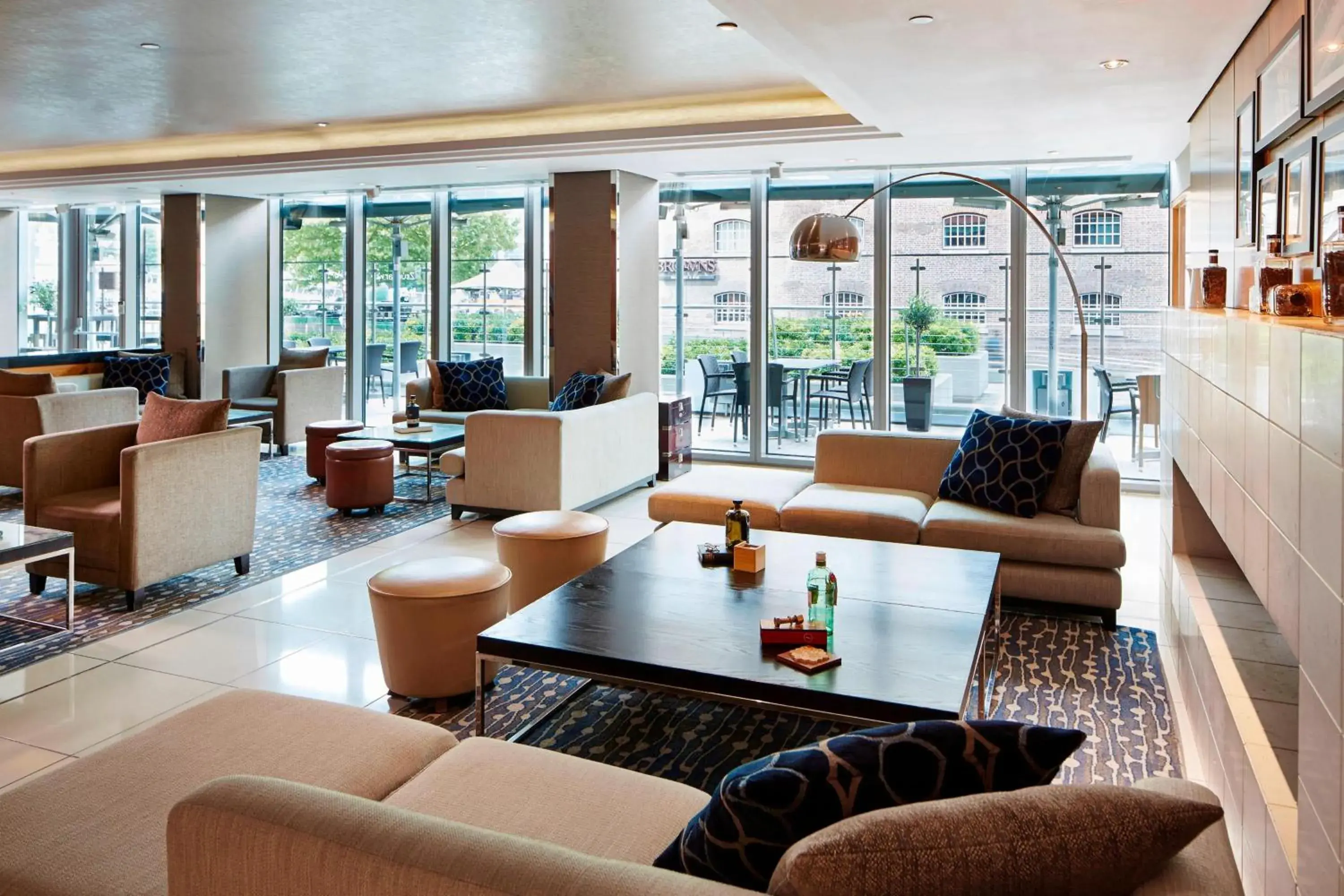 Restaurant/places to eat, Lounge/Bar in London Marriott Hotel Canary Wharf