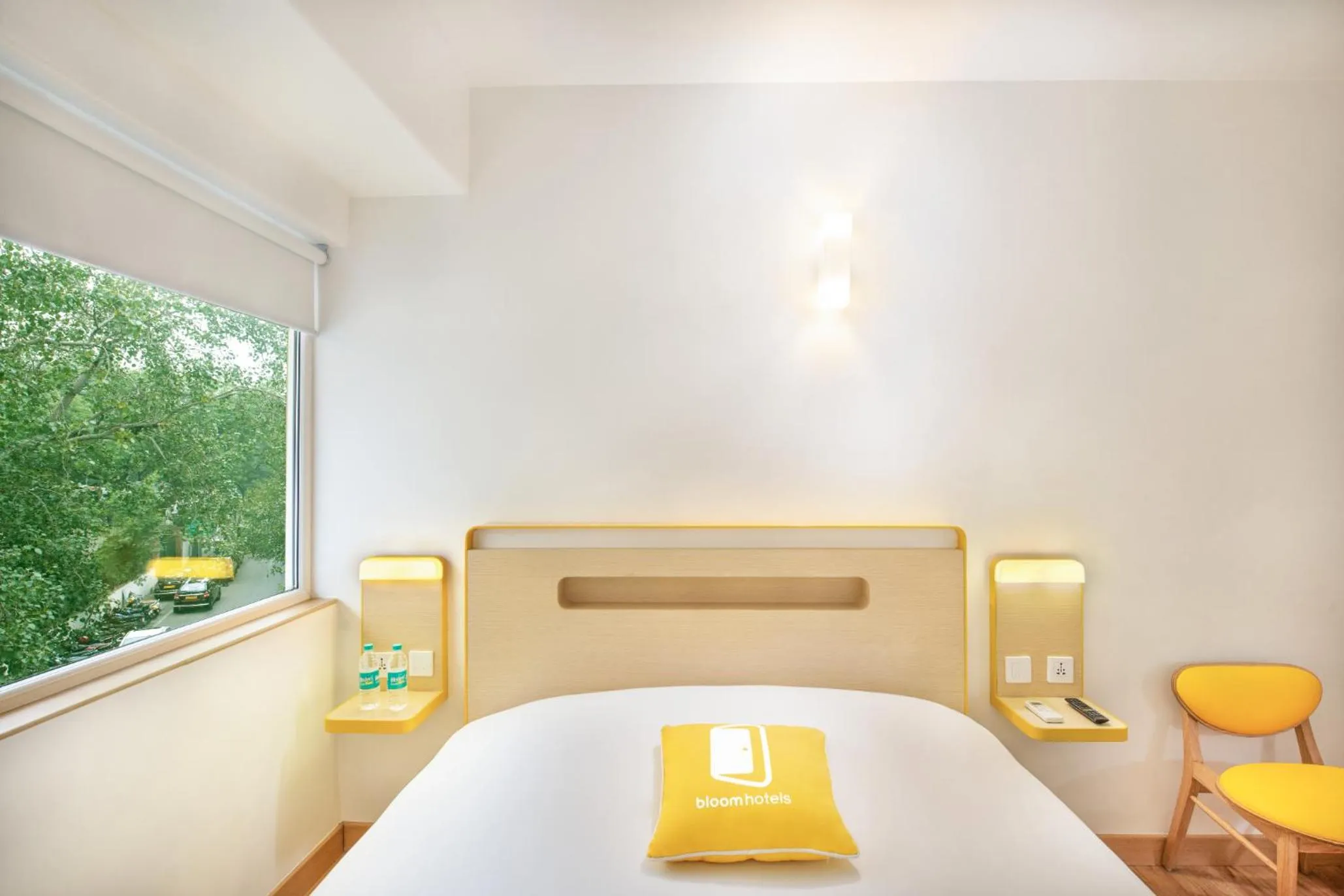 Bed in bloomrooms @ Janpath