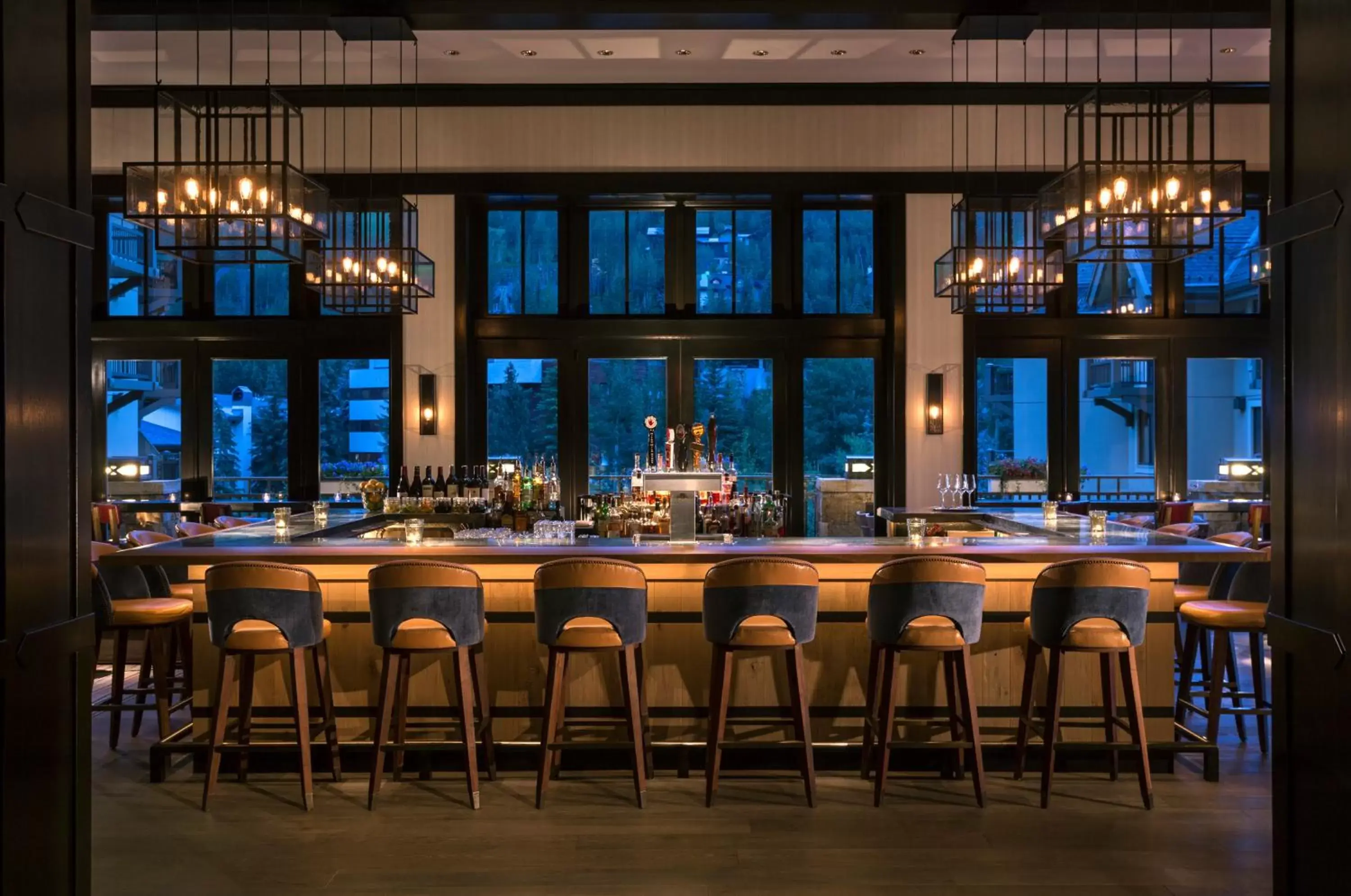 Lounge or bar, Restaurant/Places to Eat in Four Seasons Resort Vail