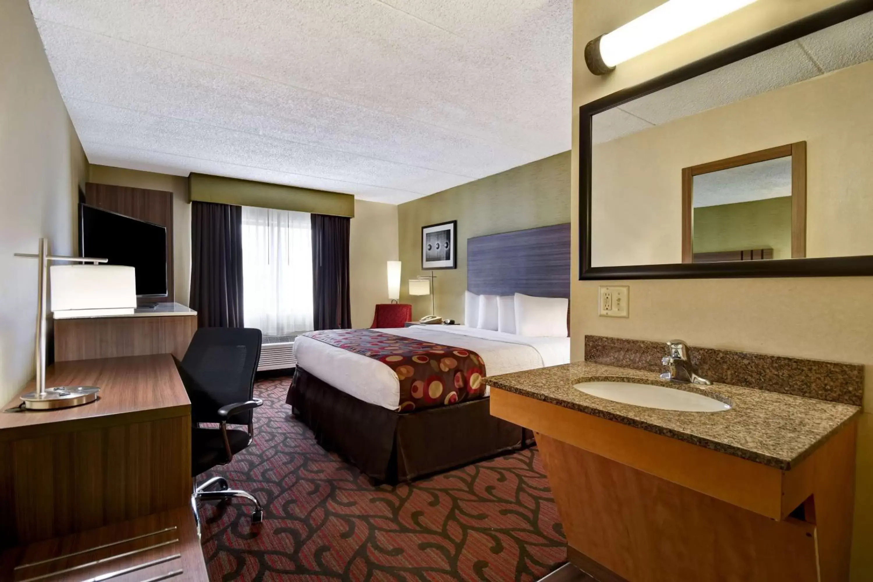 Photo of the whole room, Bathroom in Best Western Rochester Marketplace Inn