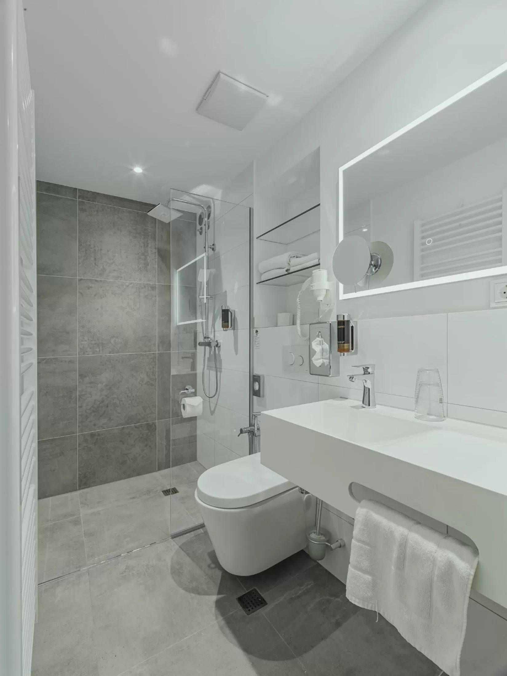 Shower in BS Boutique Hotel