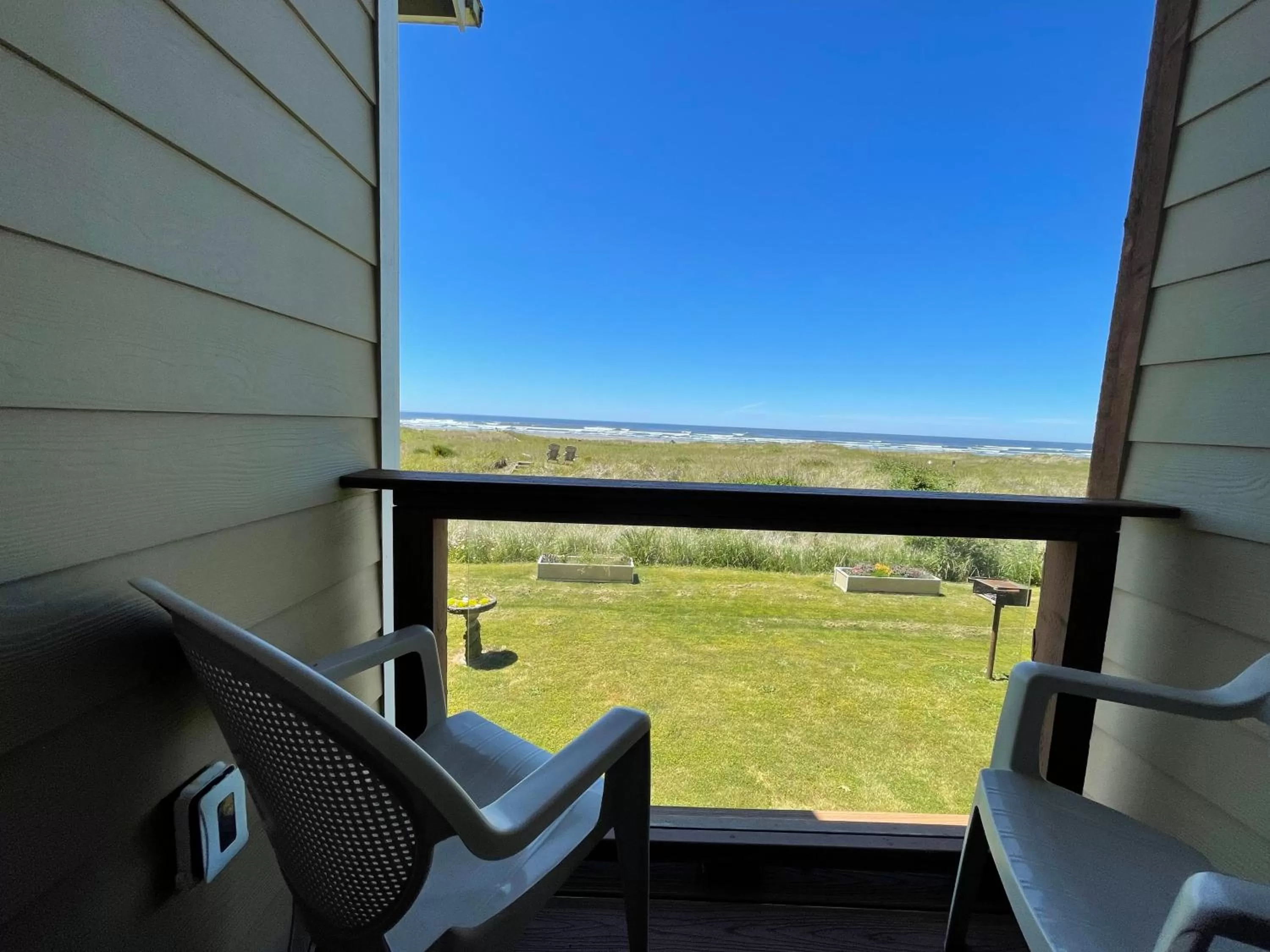 Patio, Balcony/Terrace in Moonstone Beach Motel