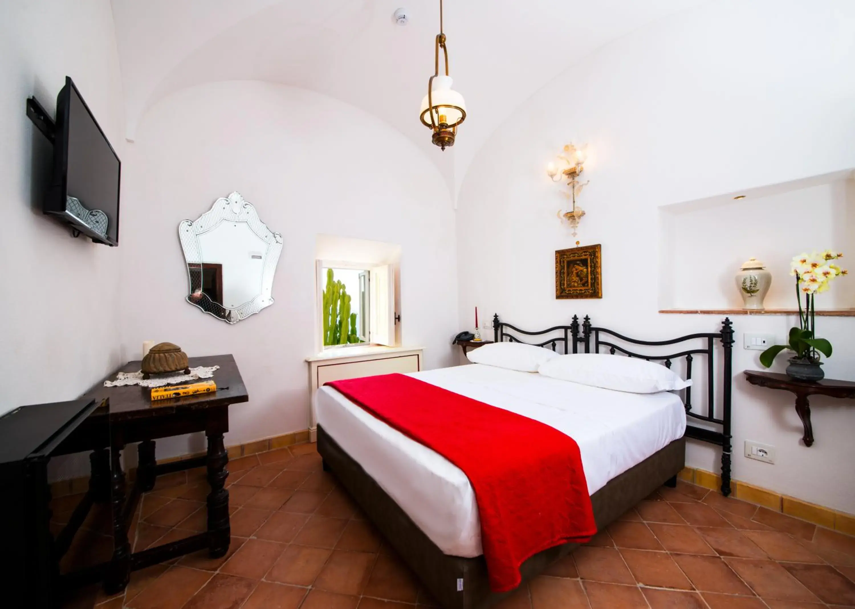 Photo of the whole room, Bed in Badia Santa Maria de' Olearia