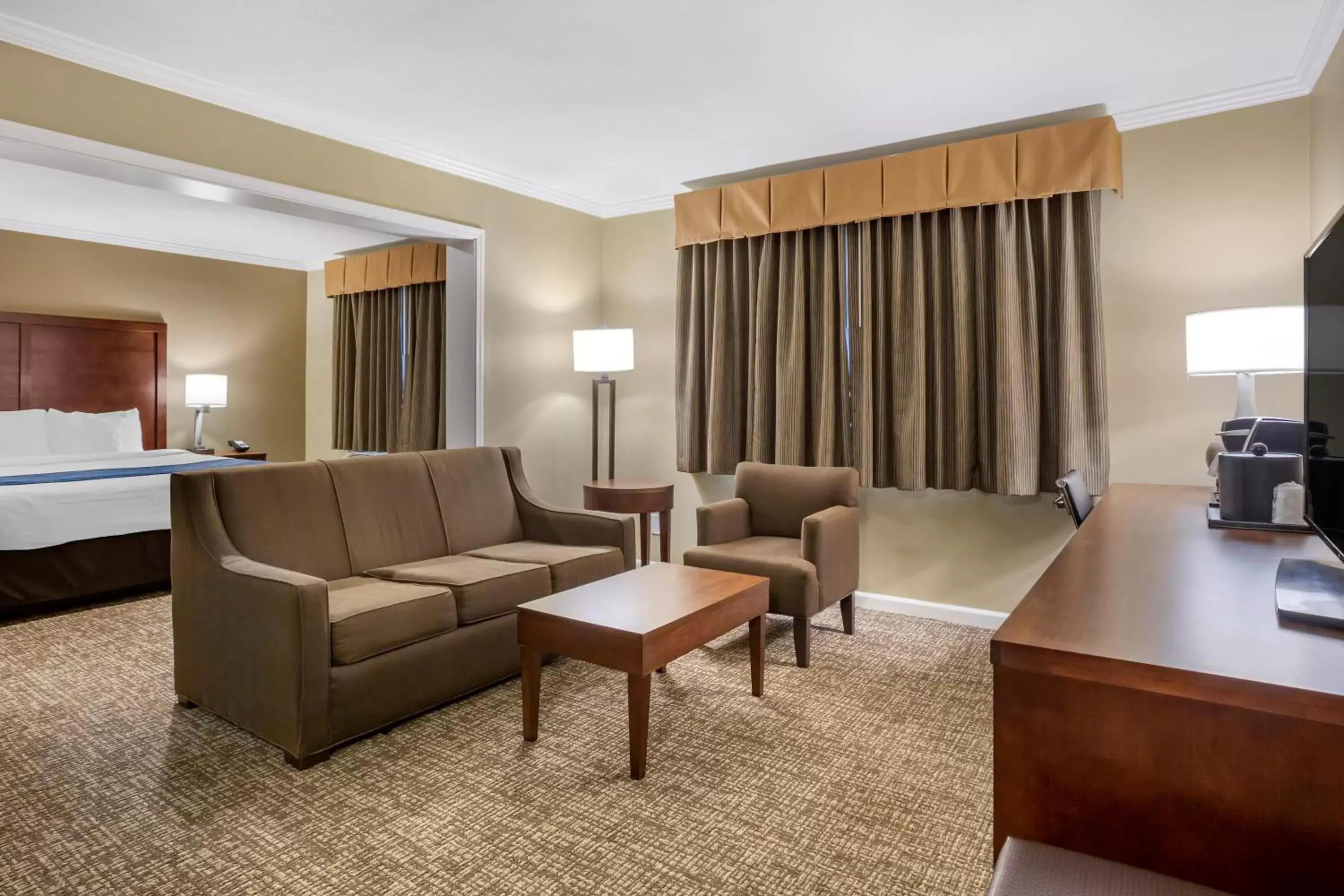 Living room, Seating Area in Comfort Inn Sunnyvale – Silicon Valley