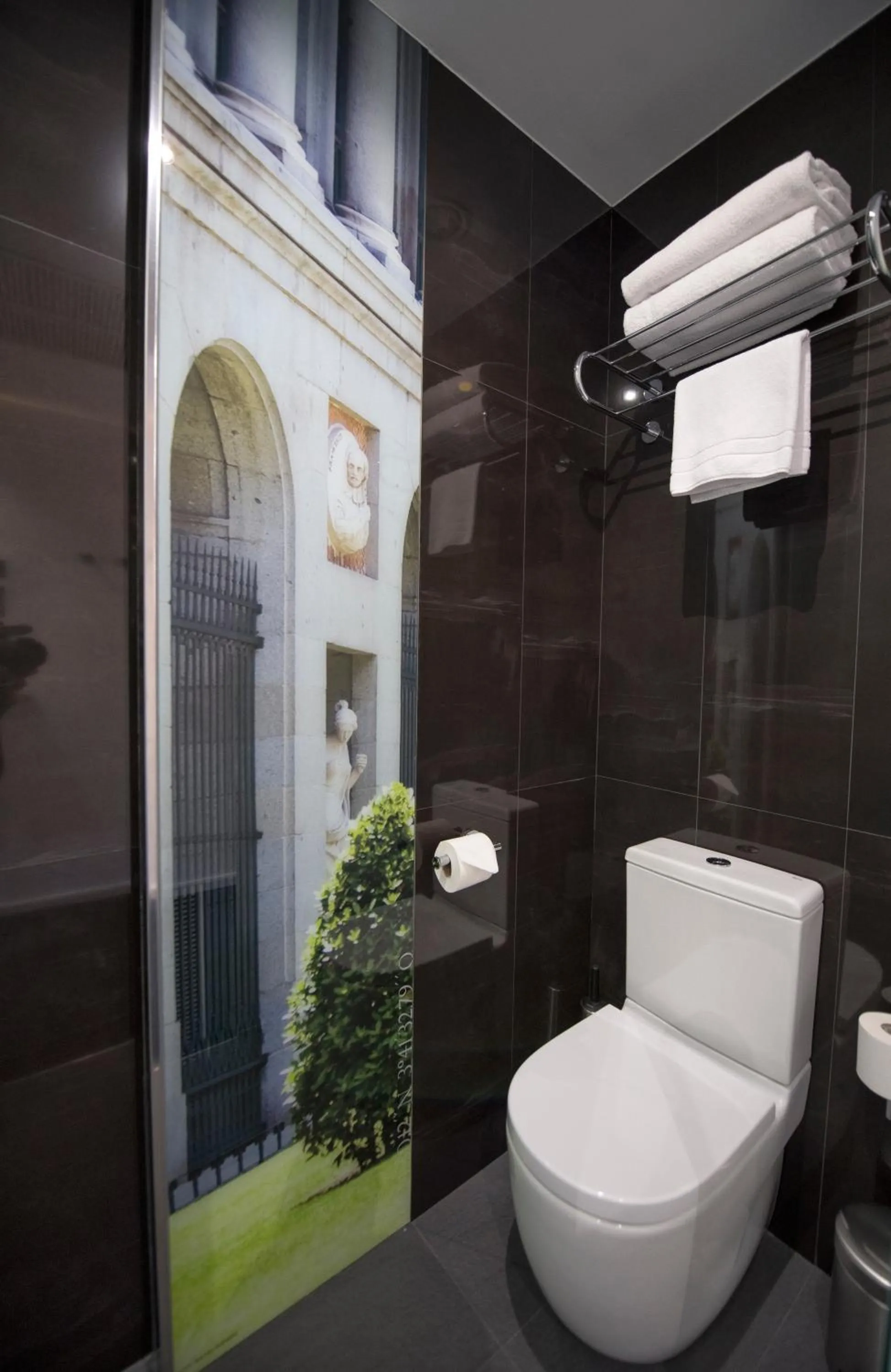 Bathroom in Posada del Dragón Boutique Hotel
