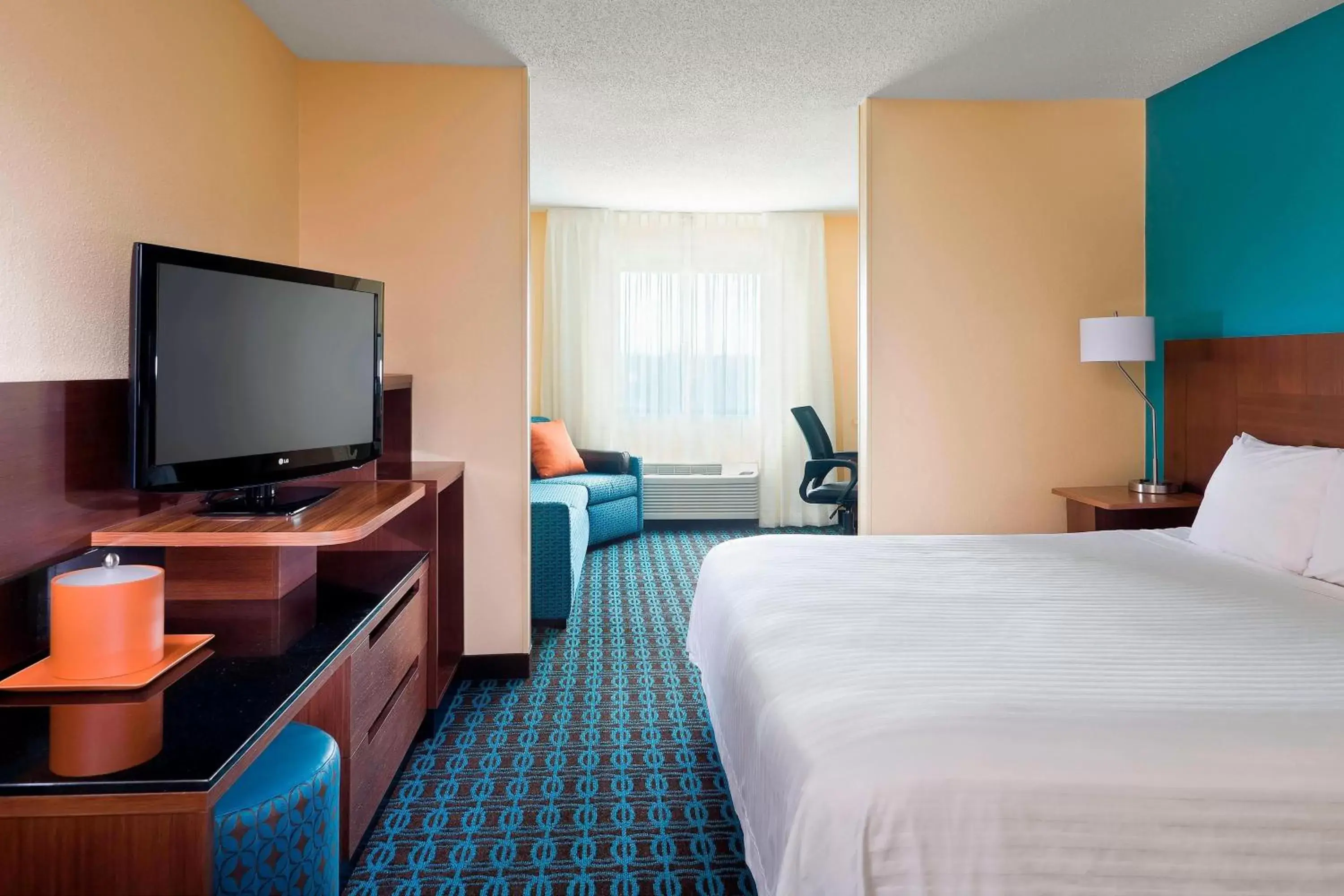Photo of the whole room, Bed in Fairfield Inn & Suites Lexington Keeneland Airport