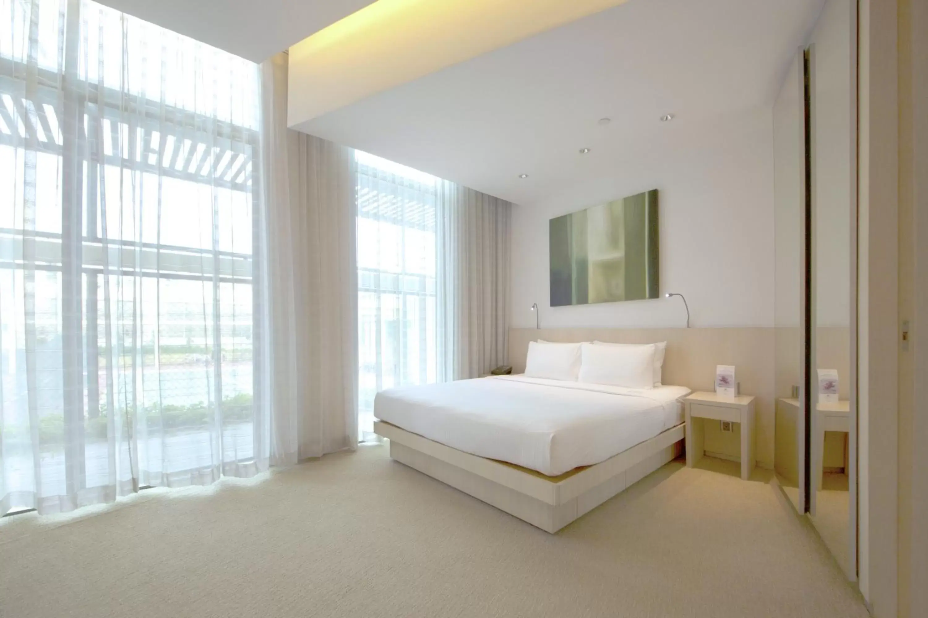 Bed, Room Photo in Grand Copthorne Waterfront