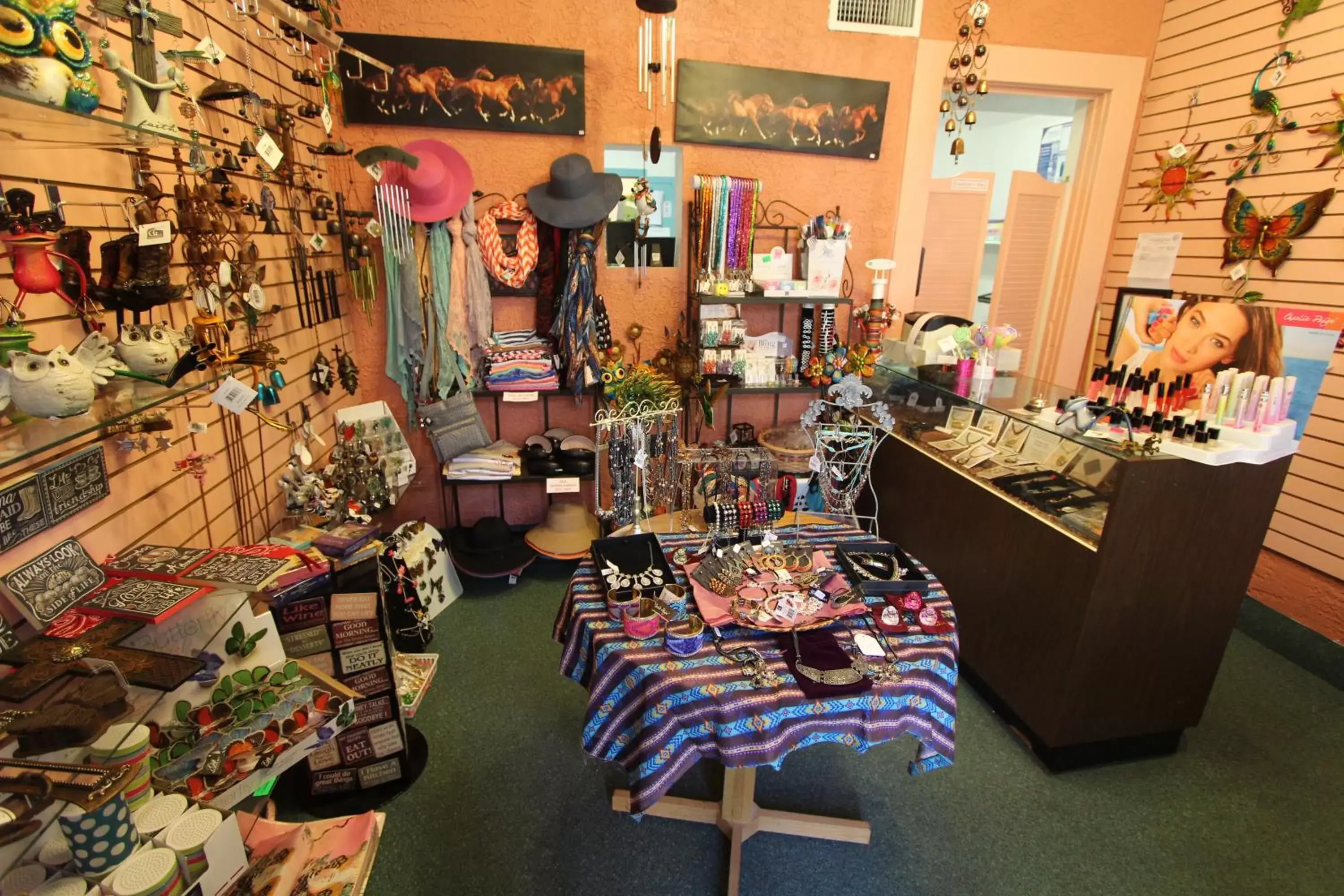 On-site shops in Villas of Sedona, a VRI resort