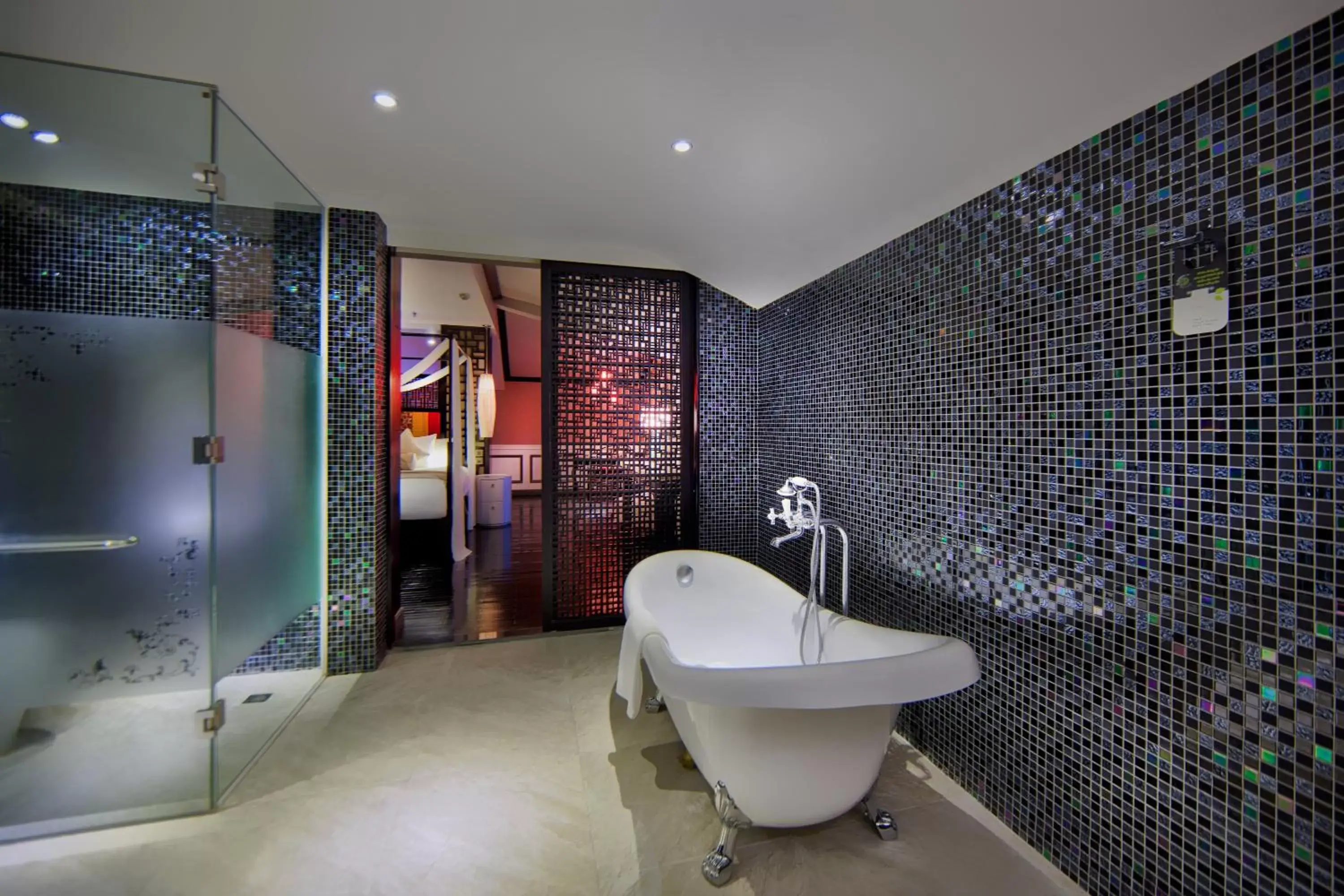 Bathroom in Hotel Royal Hoi An - MGallery