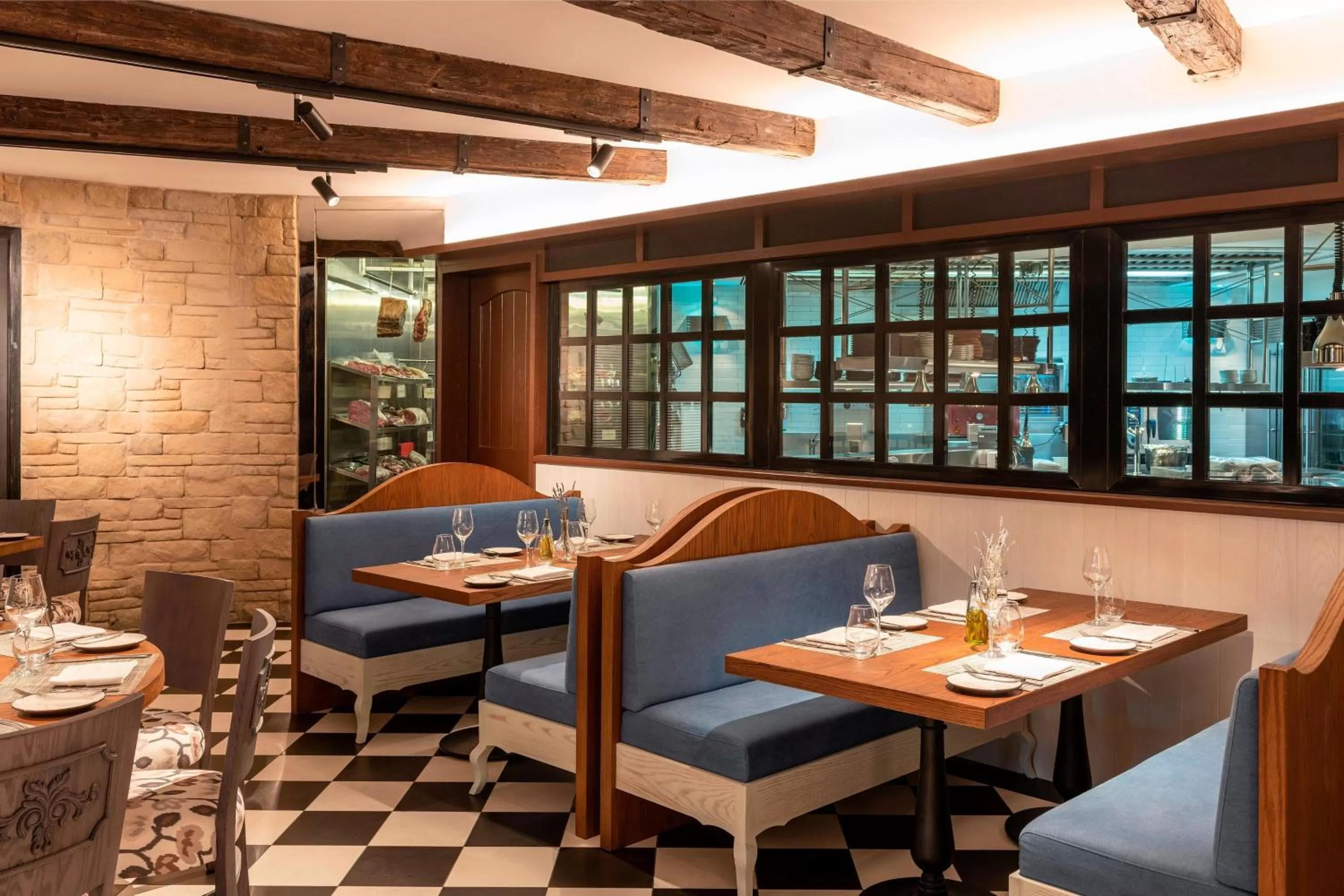 Restaurant/places to eat in Le Méridien Dubai Hotel & Conference Centre