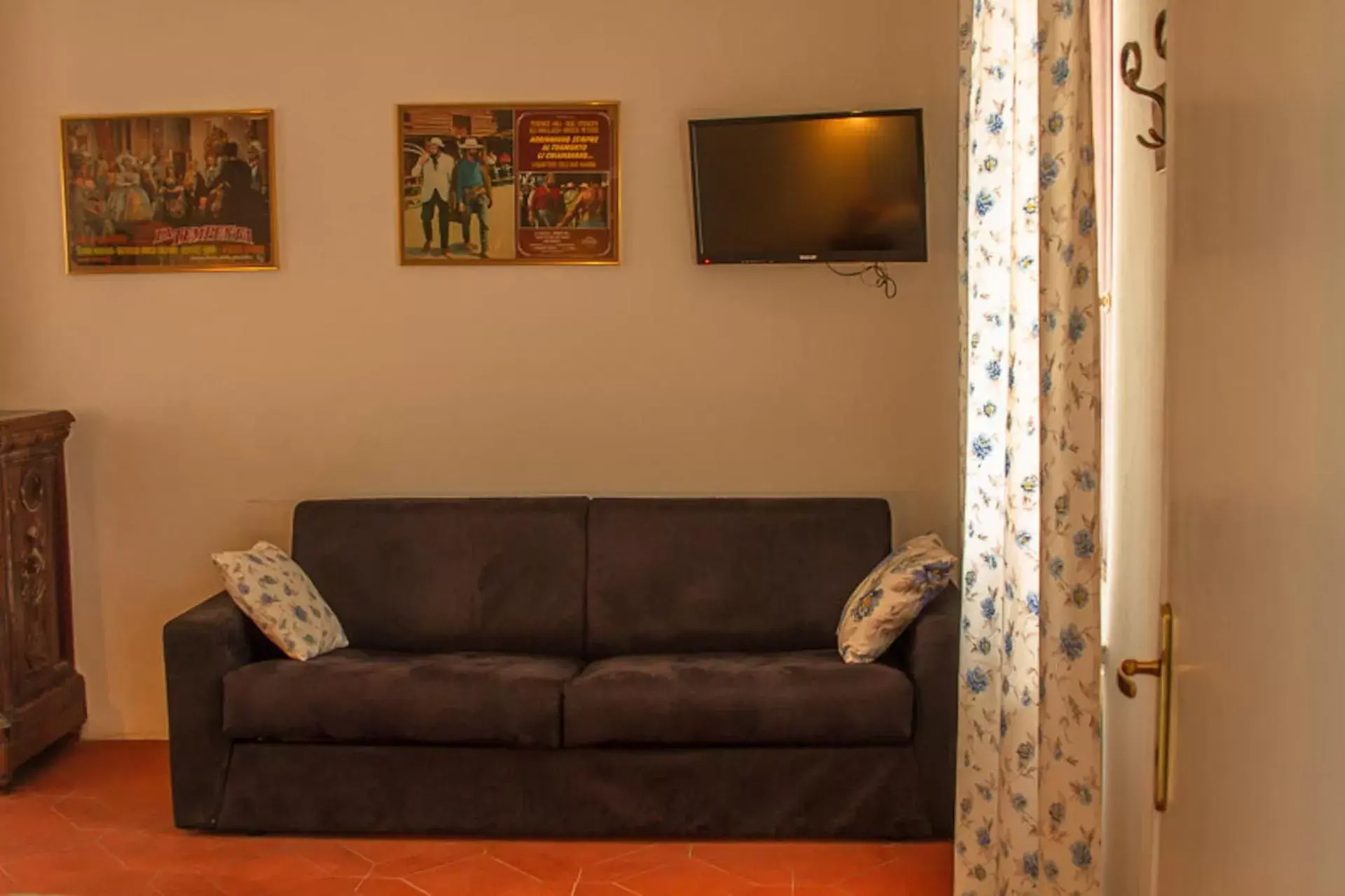 Bedroom, Seating Area in Il Villino