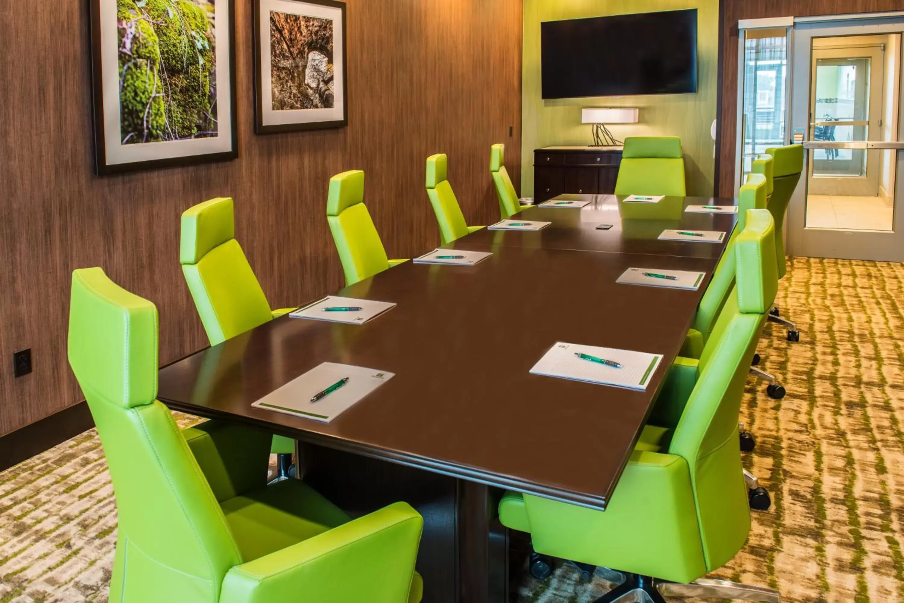 Meeting/conference room in Holiday Inn Paducah Riverfront, an IHG Hotel