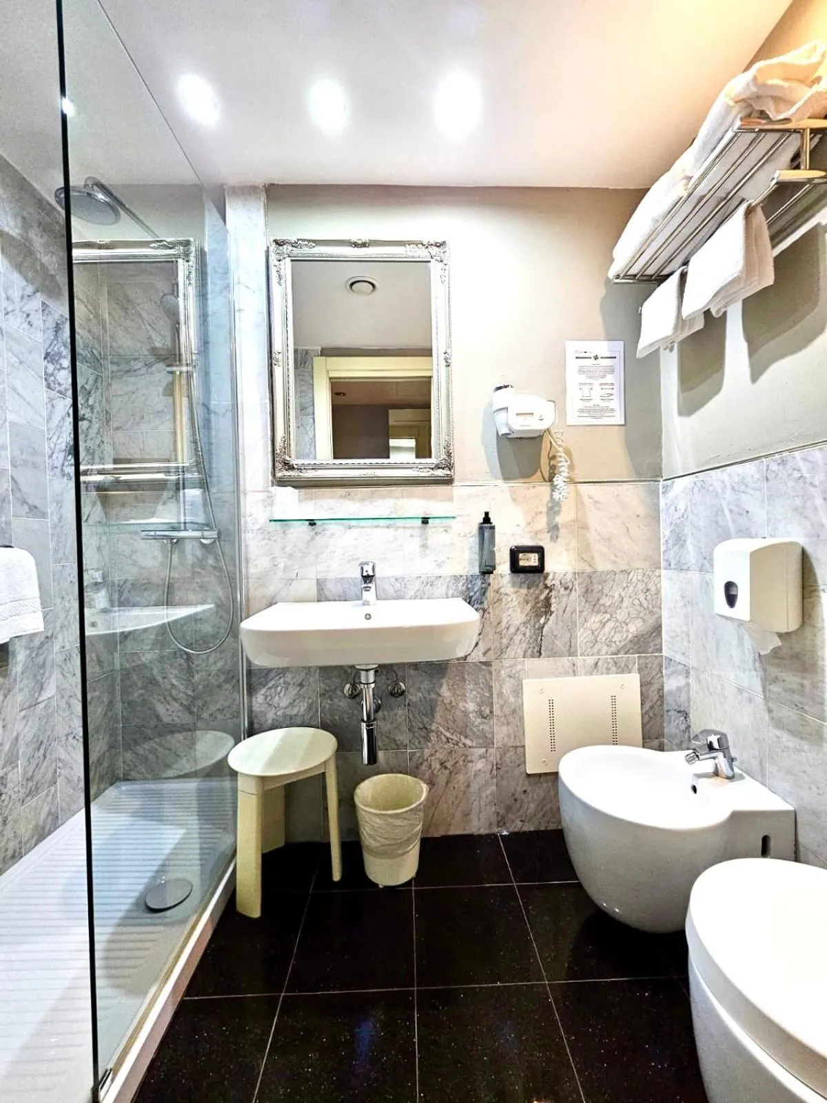 Bathroom in Canova Hotel