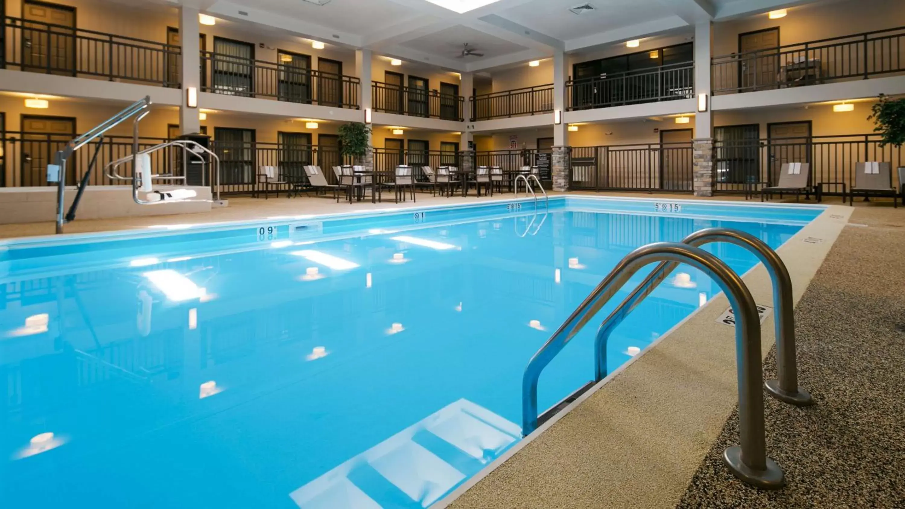 On site, Swimming Pool in Best Western Harvest Inn & Suites