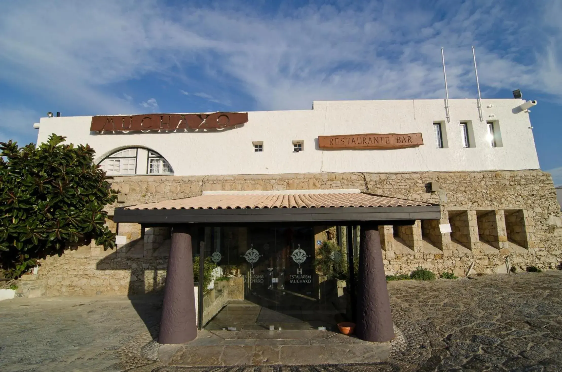 Facade/entrance, Property Building in Estalagem Muchaxo Hotel