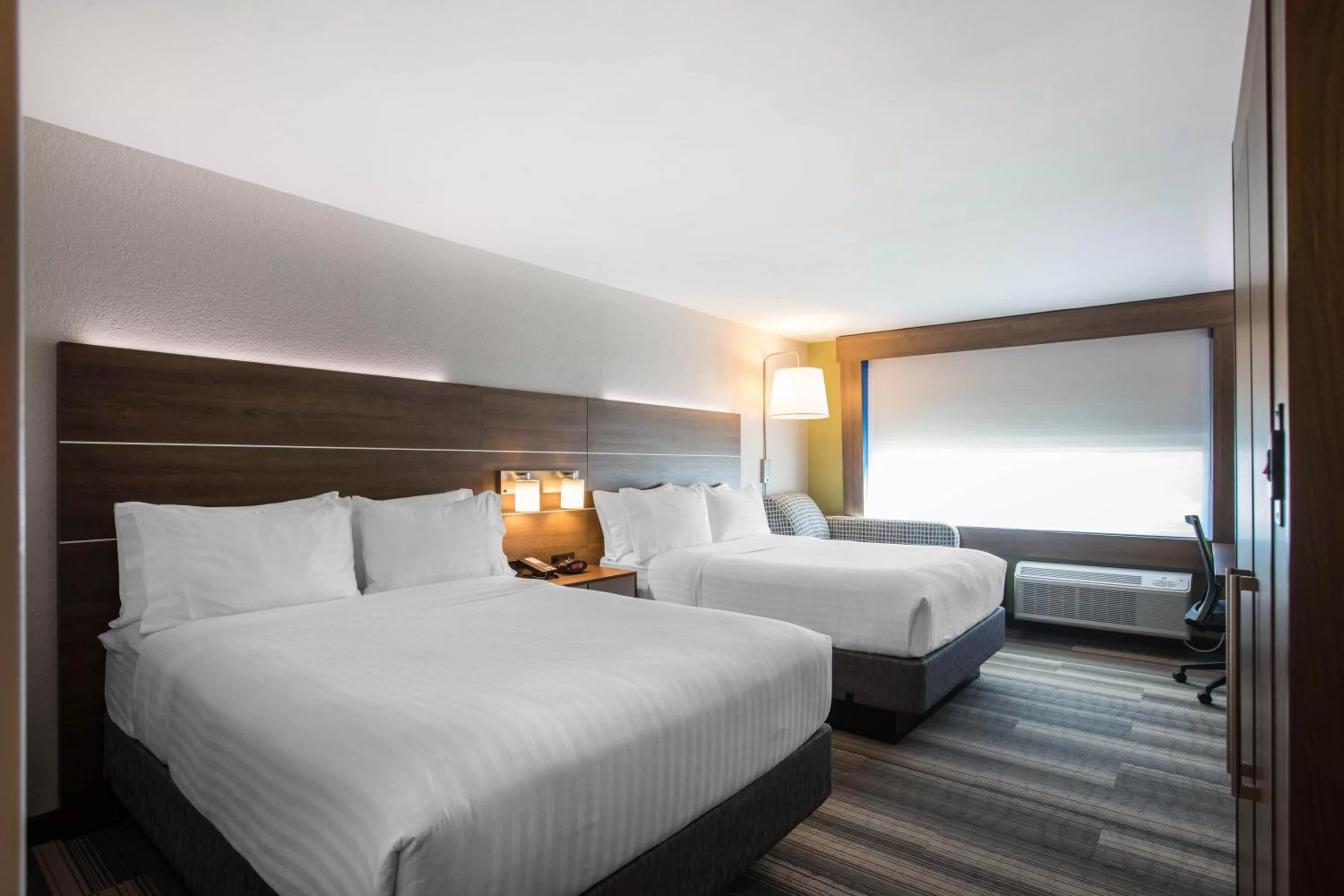 Photo of the whole room, Bed in Holiday Inn Express & Suites Ludington by IHG