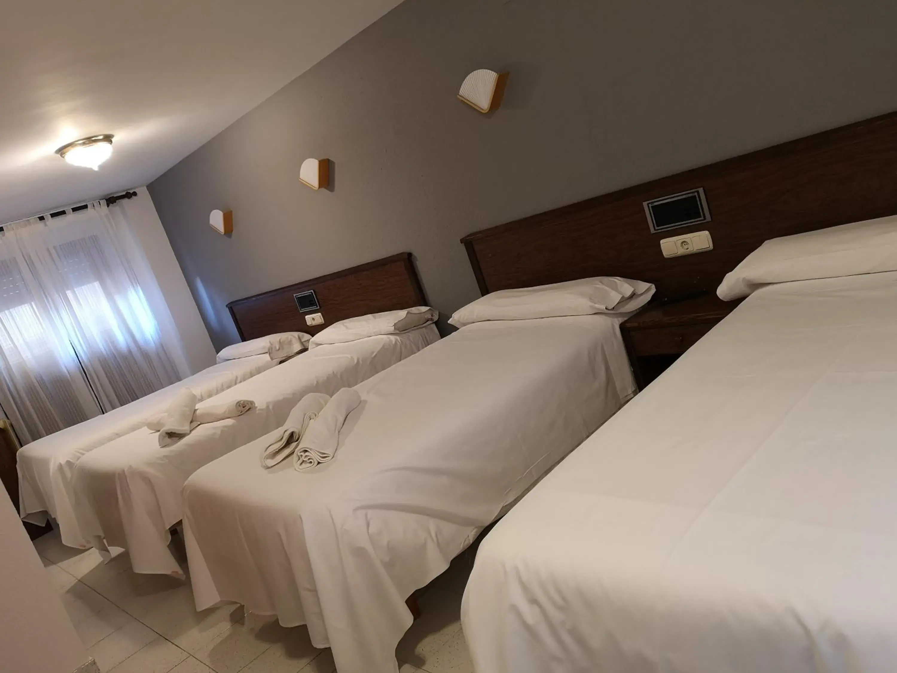 Photo of the whole room, Bed in Ciudad de Jaca