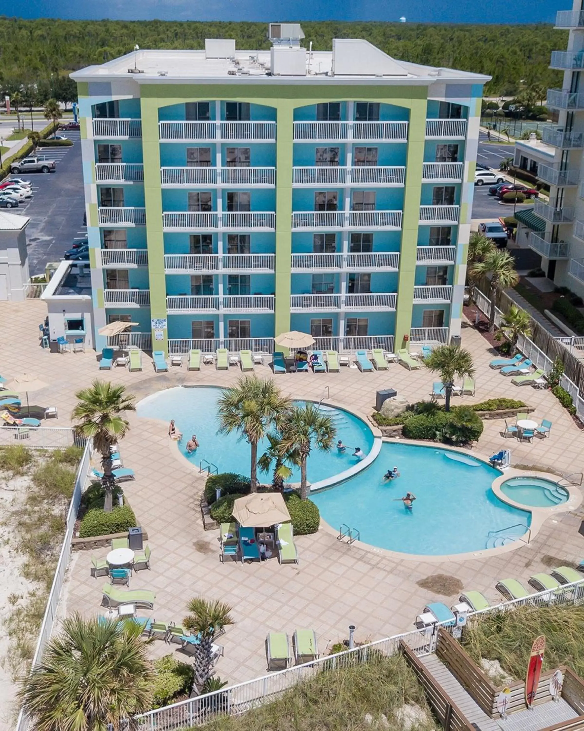 Property building, Pool View in Holiday Inn Express Orange Beach - On The Beach, an IHG Hotel