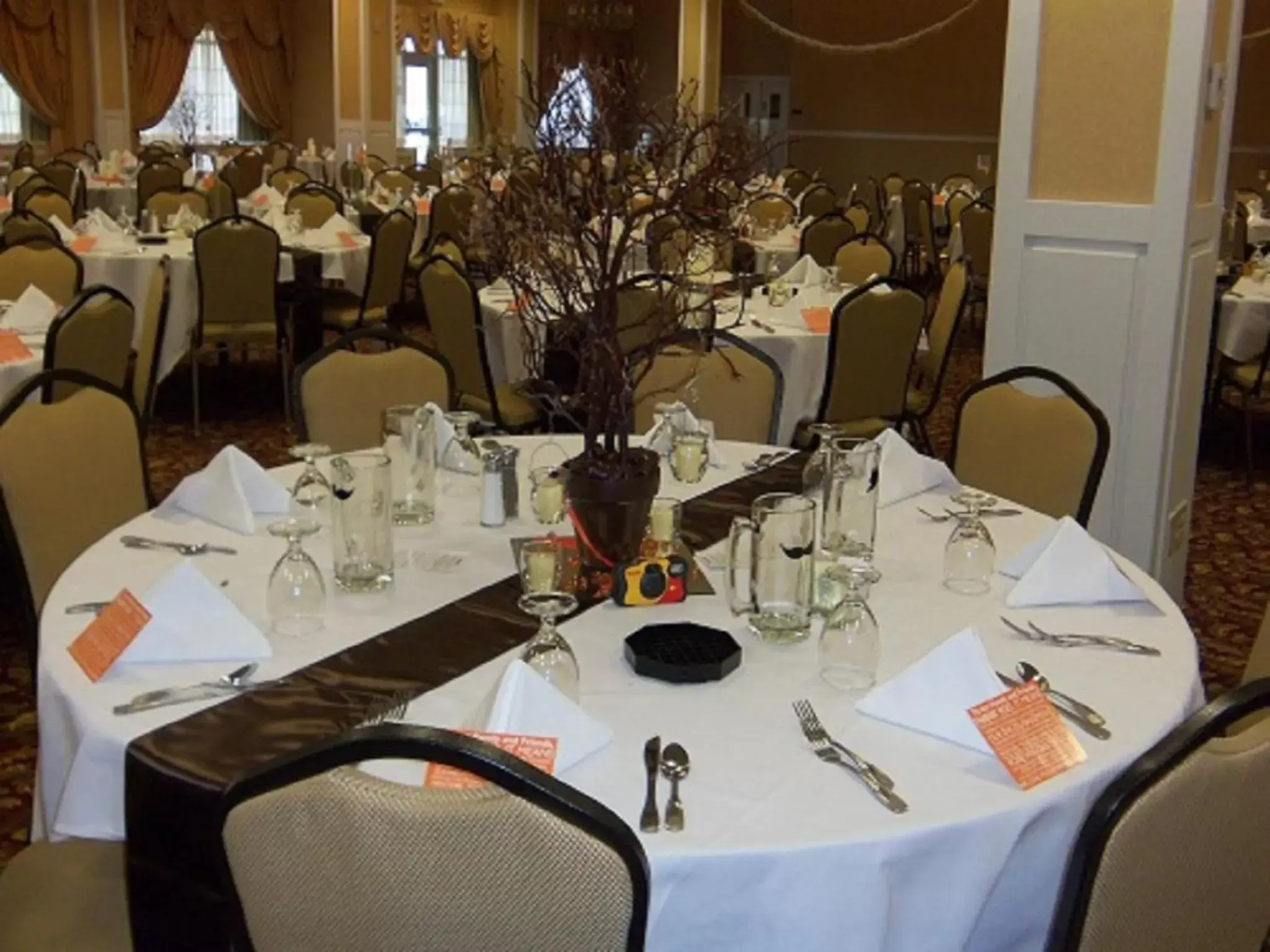 Banquet/Function facilities, Restaurant/Places to Eat in Town & Country Inn and Suites