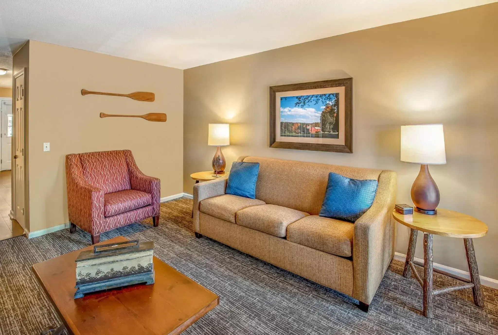 Photo of the whole room, Seating Area in Holiday Inn Club Vacations Oak n Spruce Resort in the Berkshires an IHG Hotel