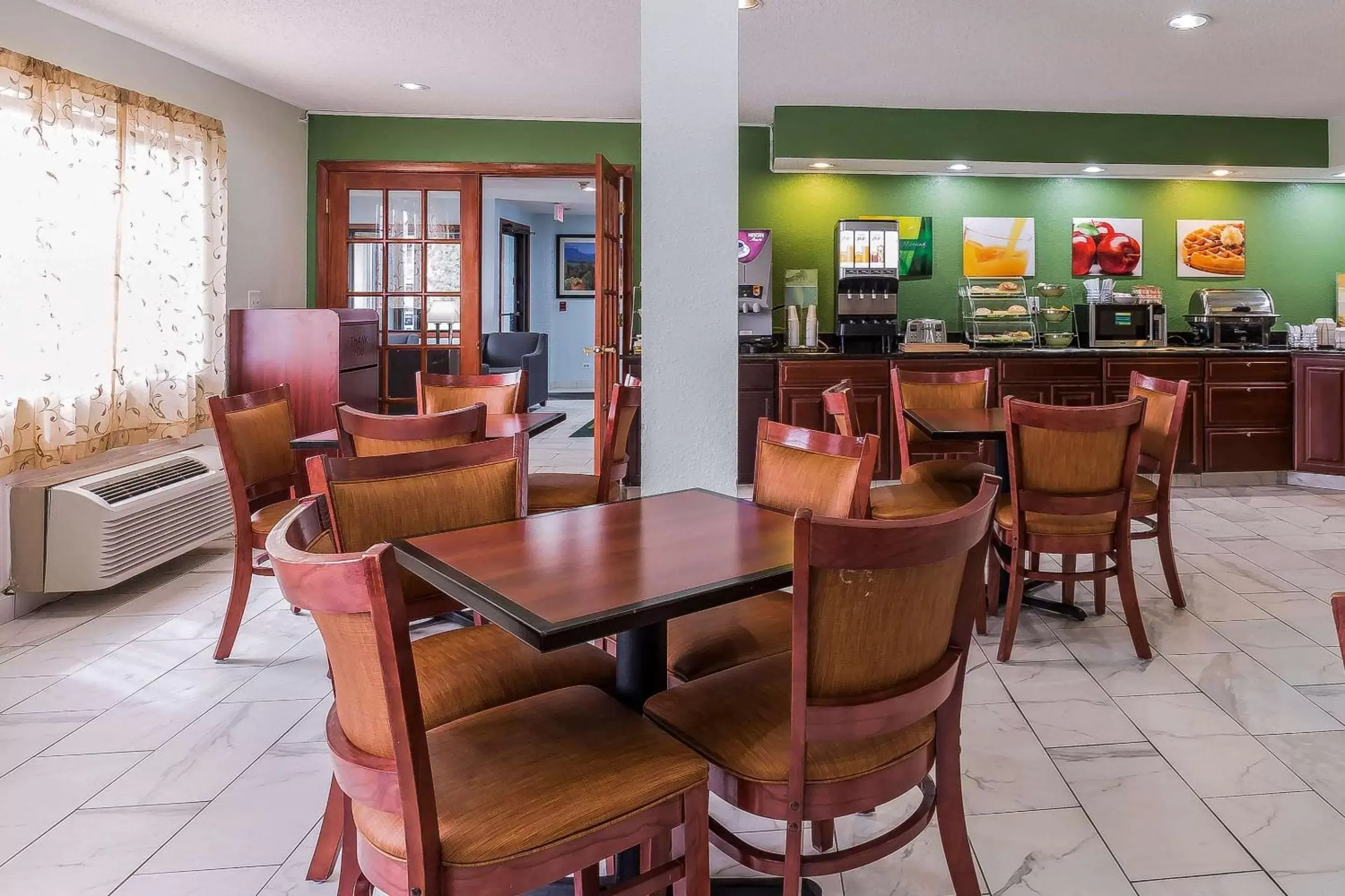 Restaurant/places to eat, Lounge/Bar in Quality Inn Sycamore - DeKalb
