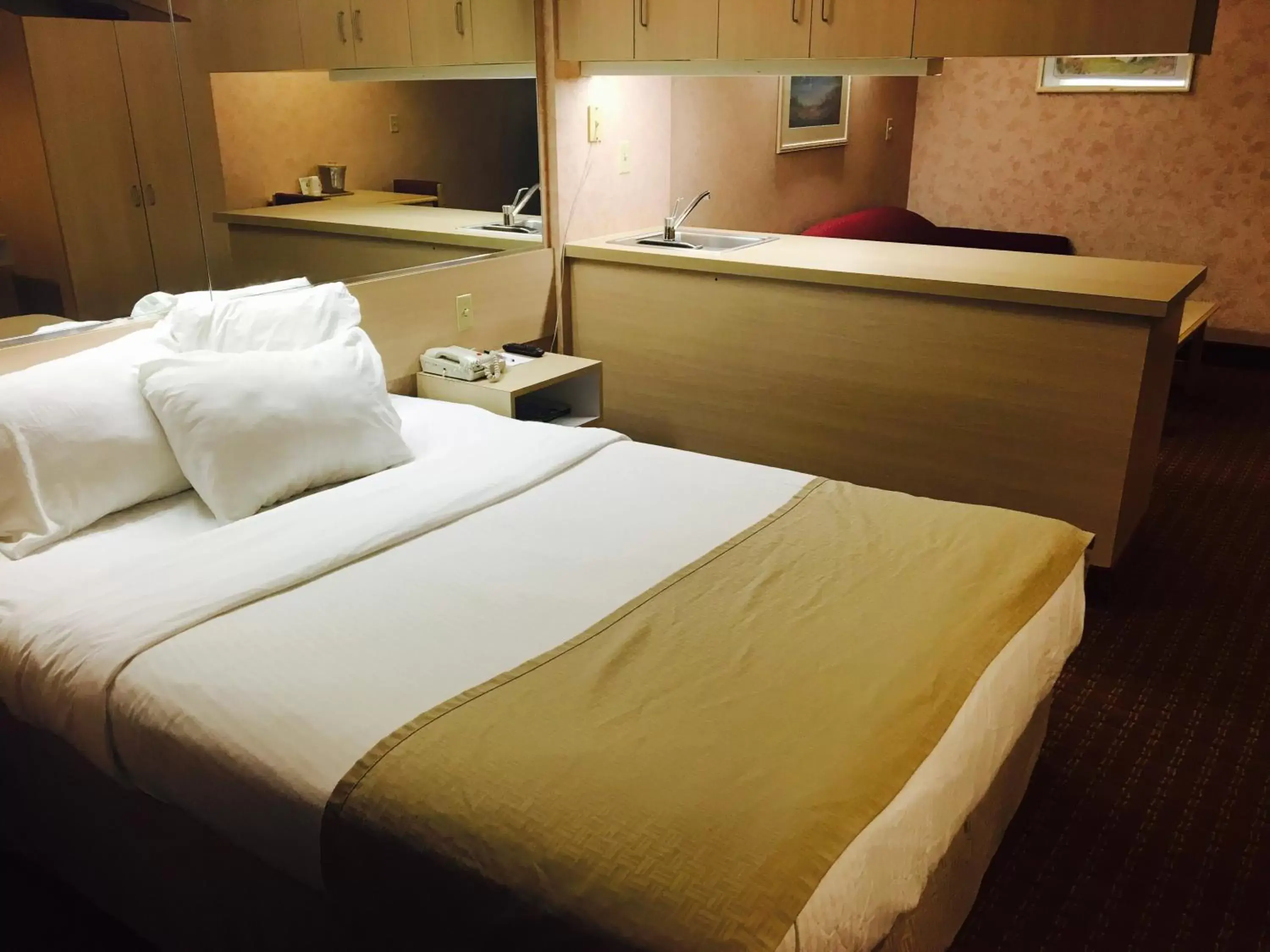 Other, Bed in Microtel Inn & Suites by Wyndham Syracuse Baldwinsville