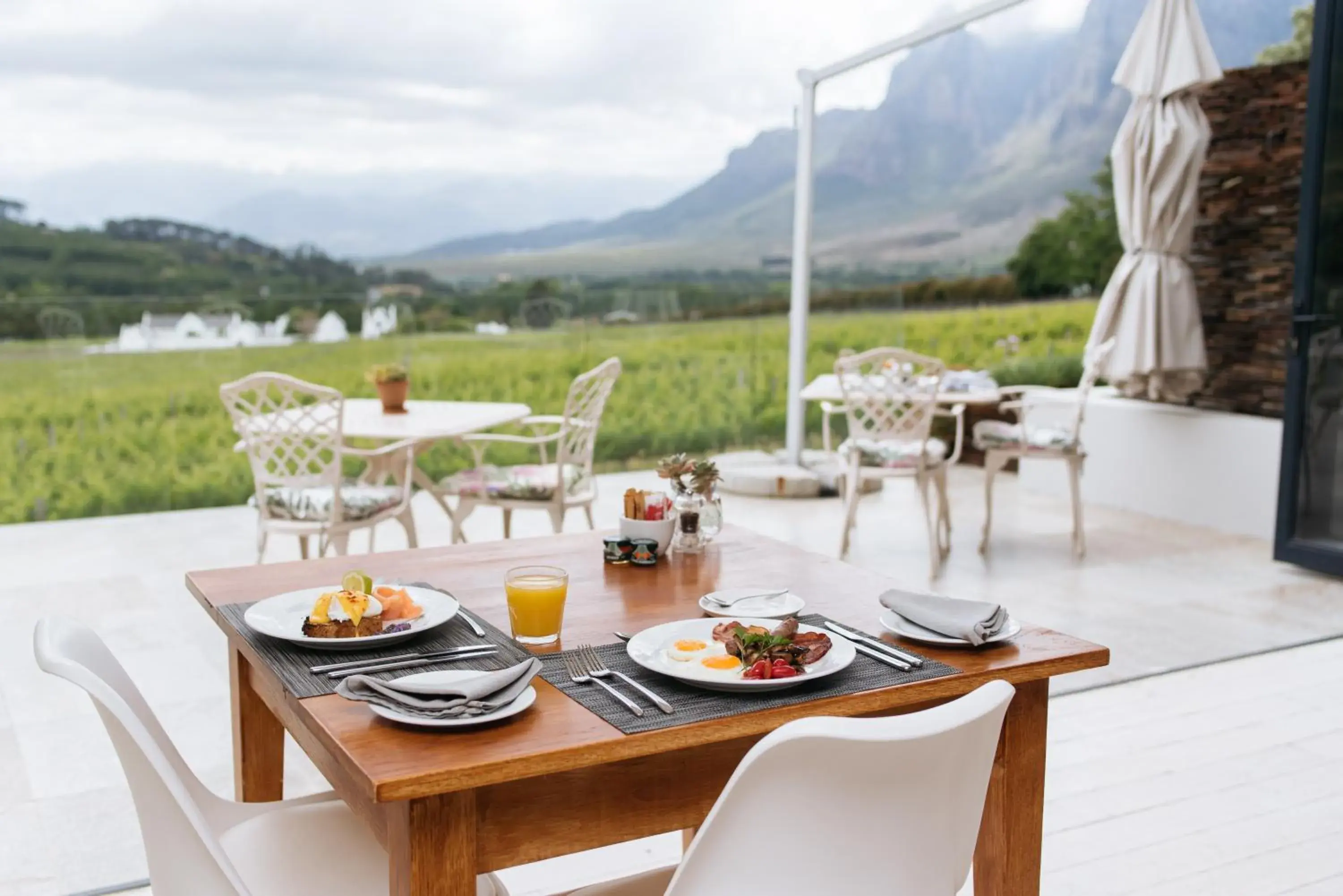 Restaurant/places to eat in Banhoek Lodge