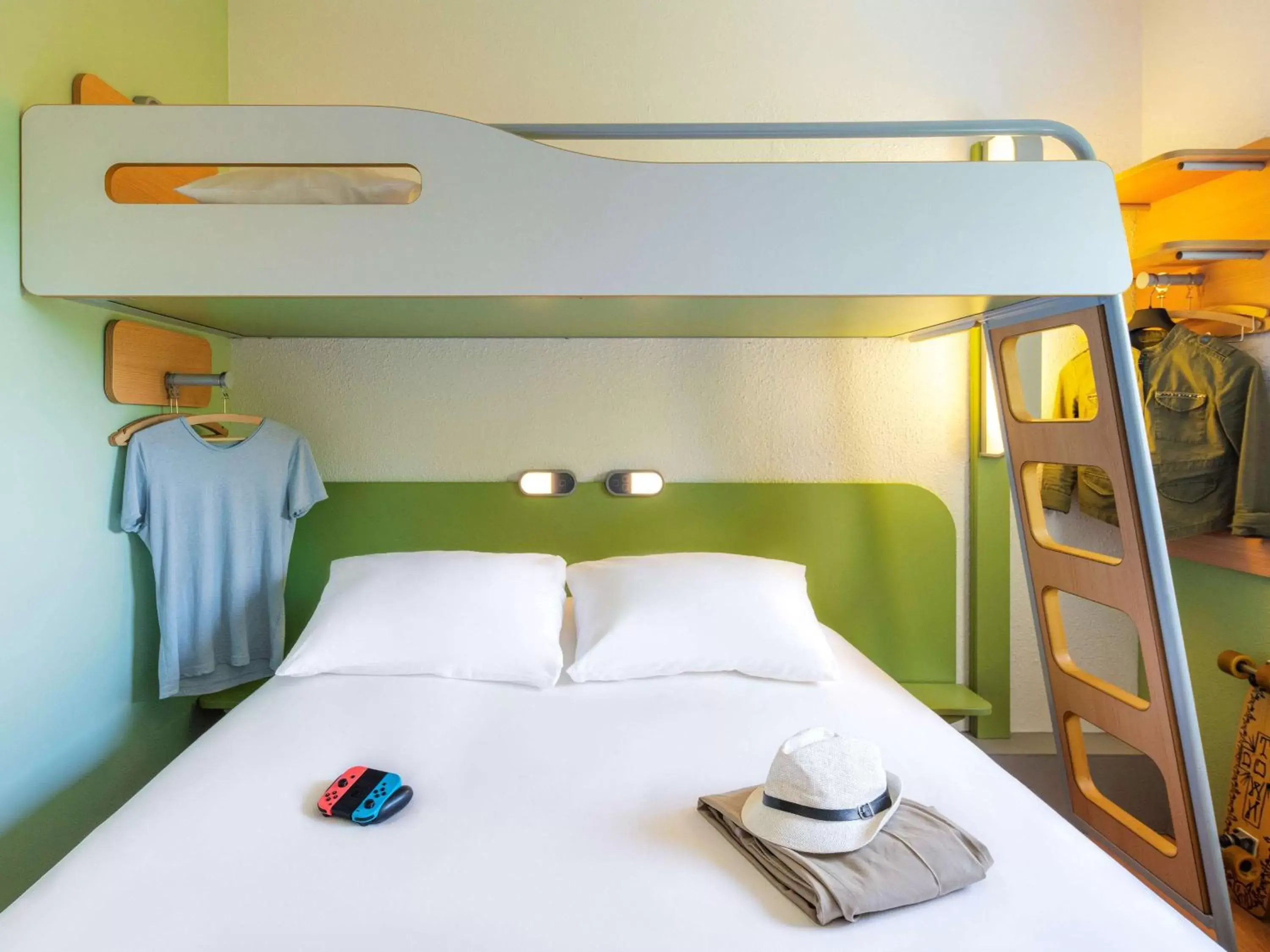 Property building, Bunk Bed in ibis budget Clermont Ferrand Sud