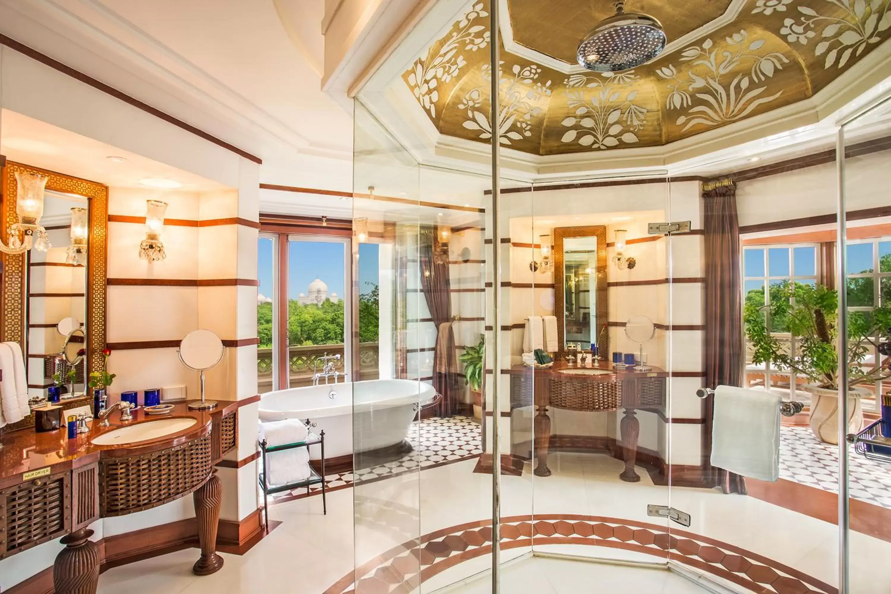 Bathroom in The Oberoi Amarvilas Agra