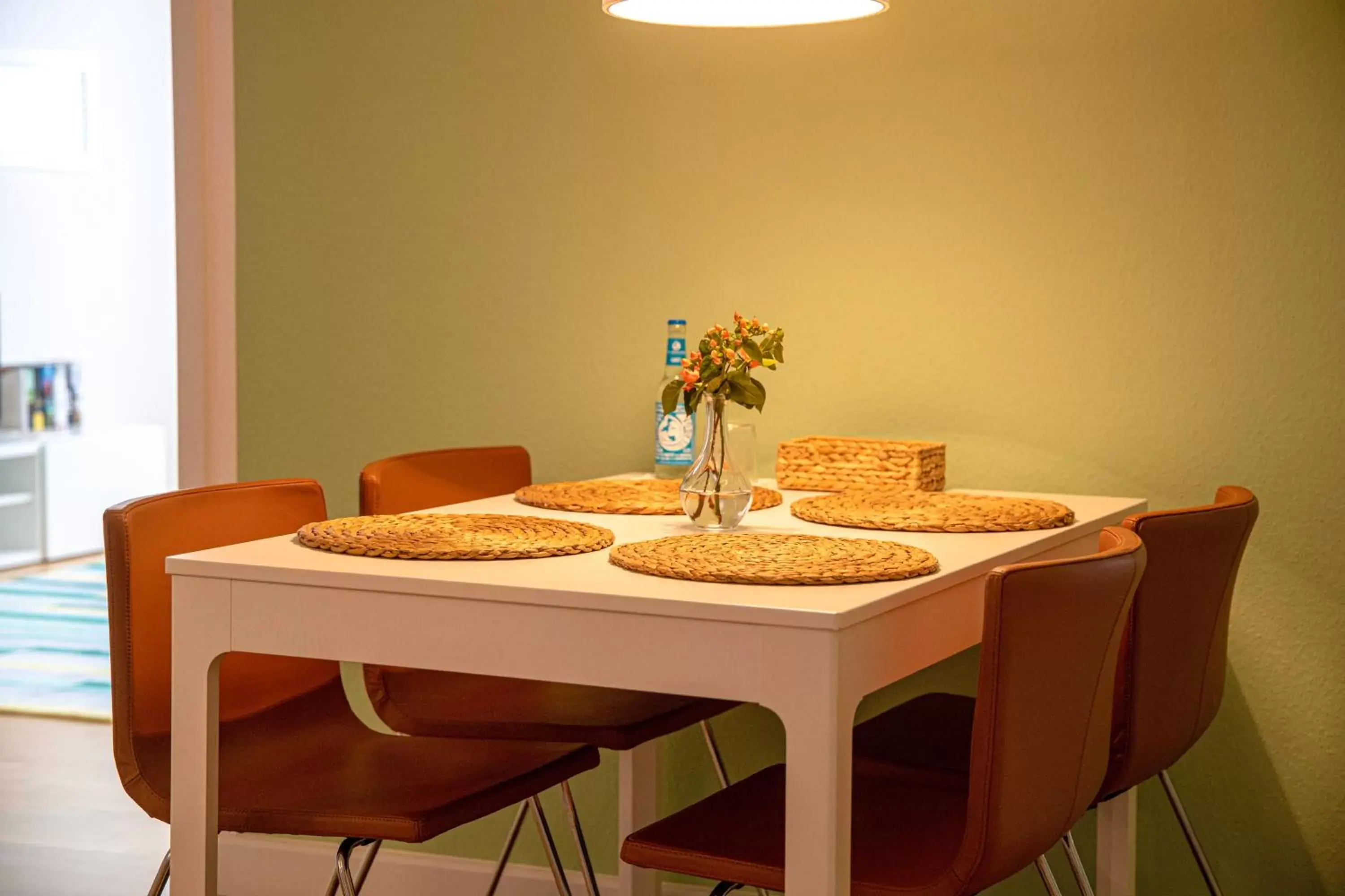 Food and drinks, Dining Area in mainhaus Stadthotel Frankfurt