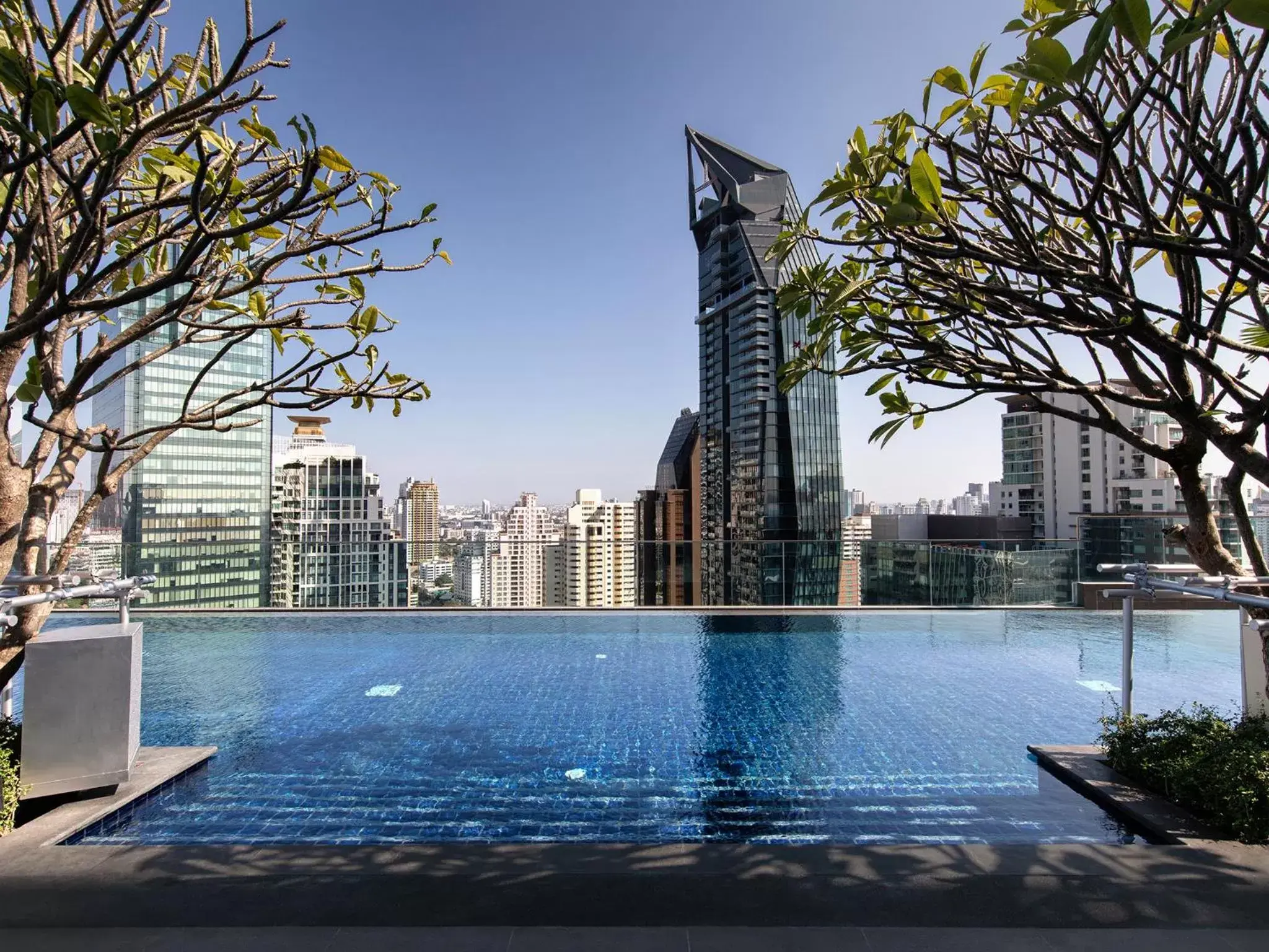 City view, Swimming Pool in Mercure Bangkok Sukhumvit 24