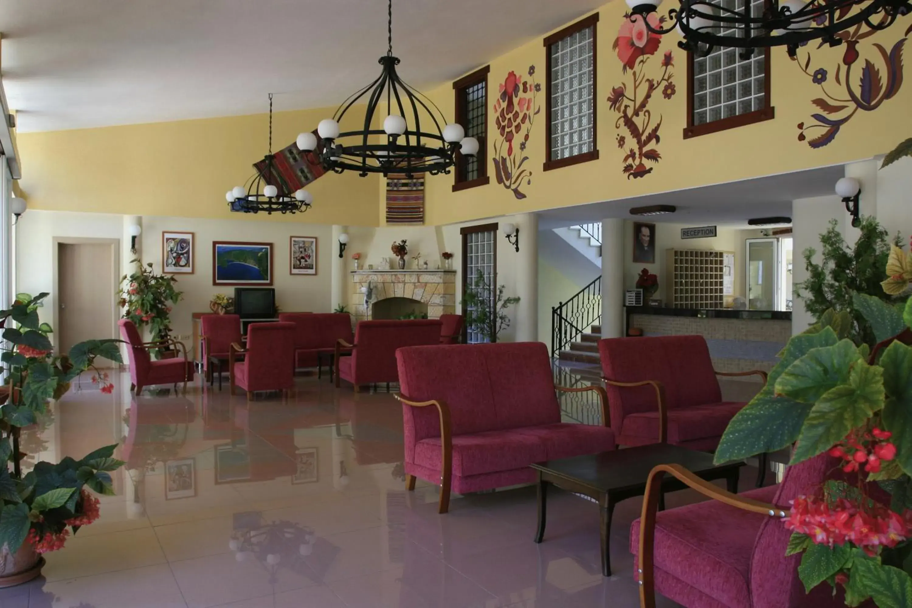 Communal lounge/ TV room, Lobby/Reception in Mavruka Hotel