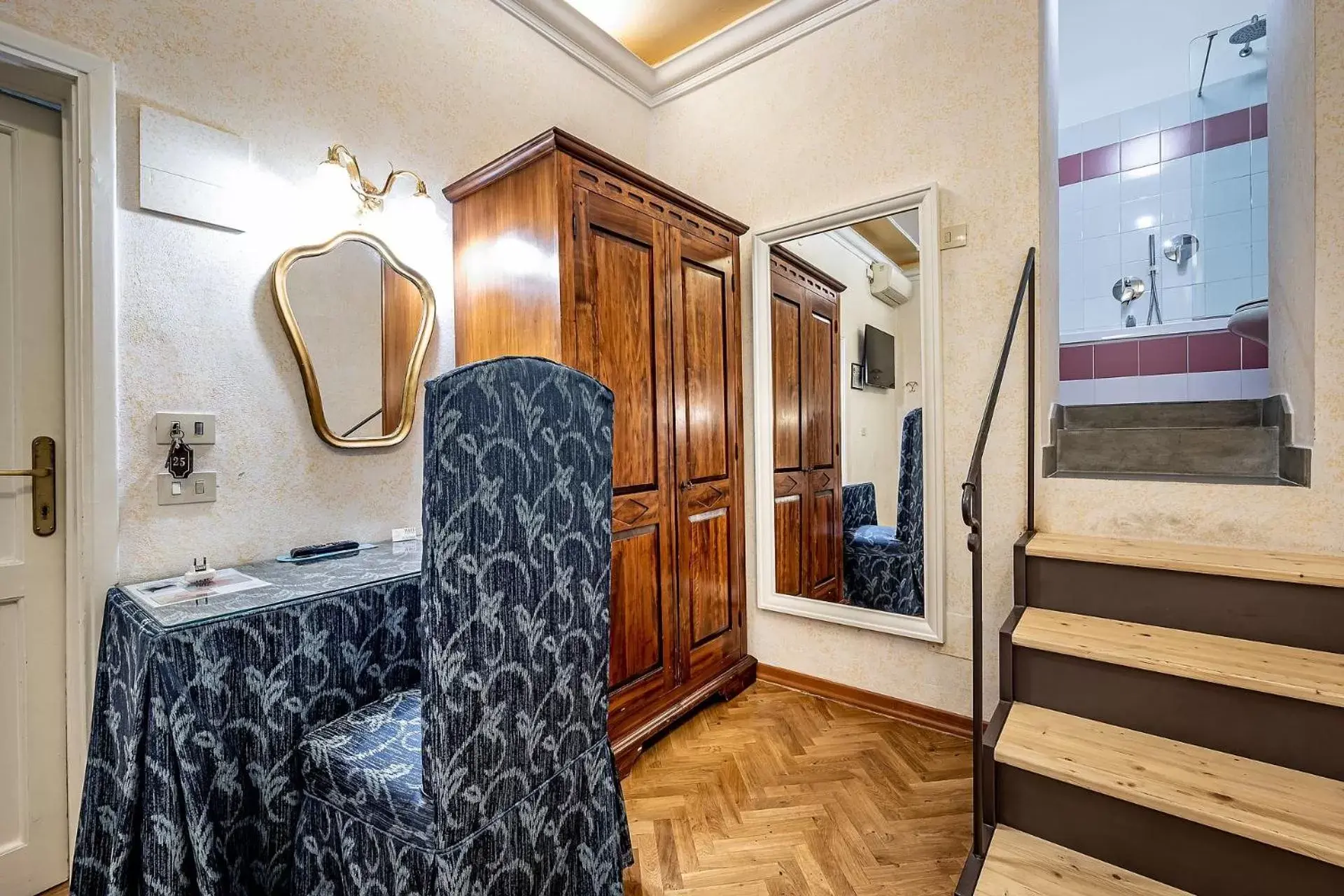 hair dresser, Bathroom in Hotel Alessandra