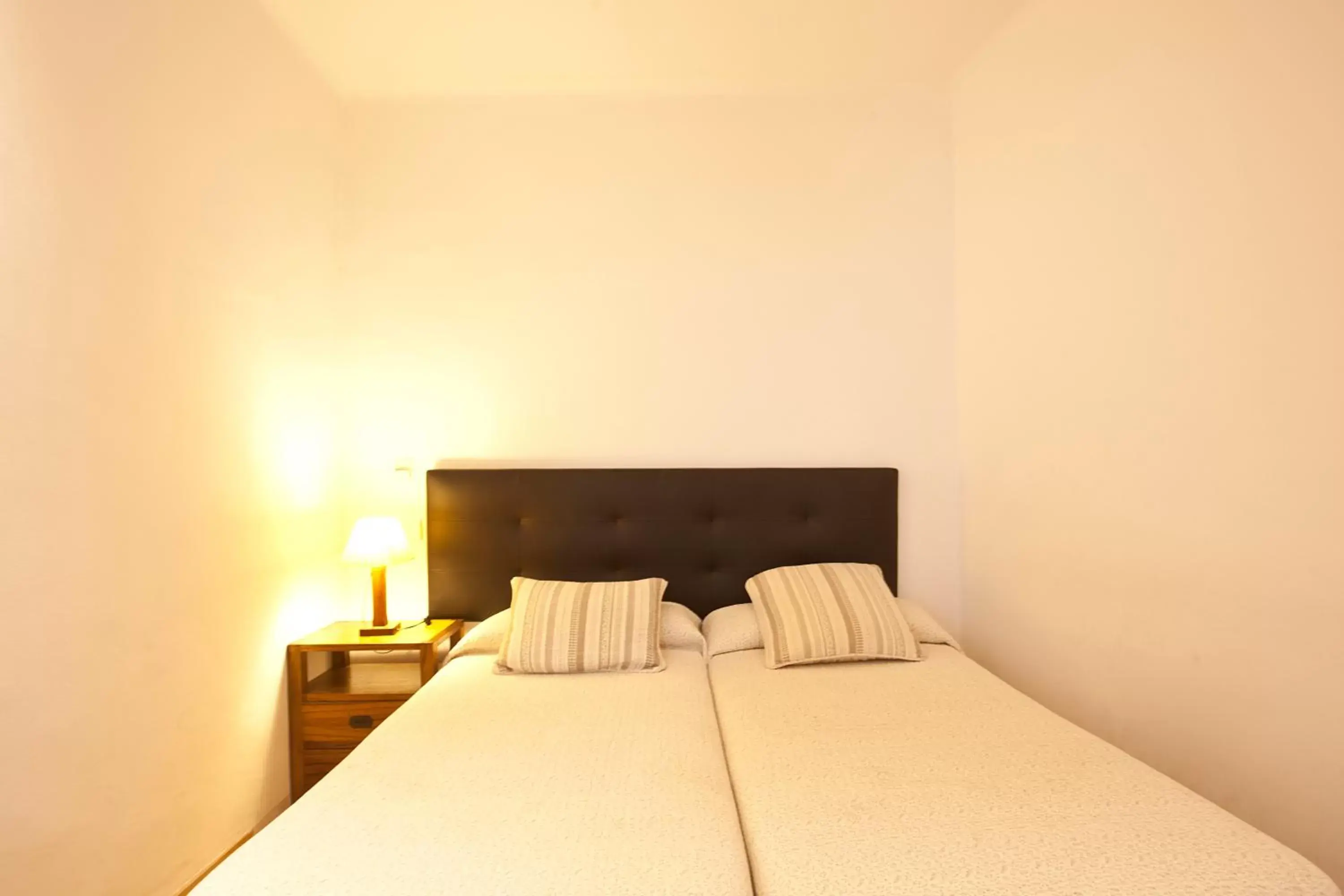 Bedroom, Bed in Hotel la Vila Bedroom, Bed in Hotel la Vila