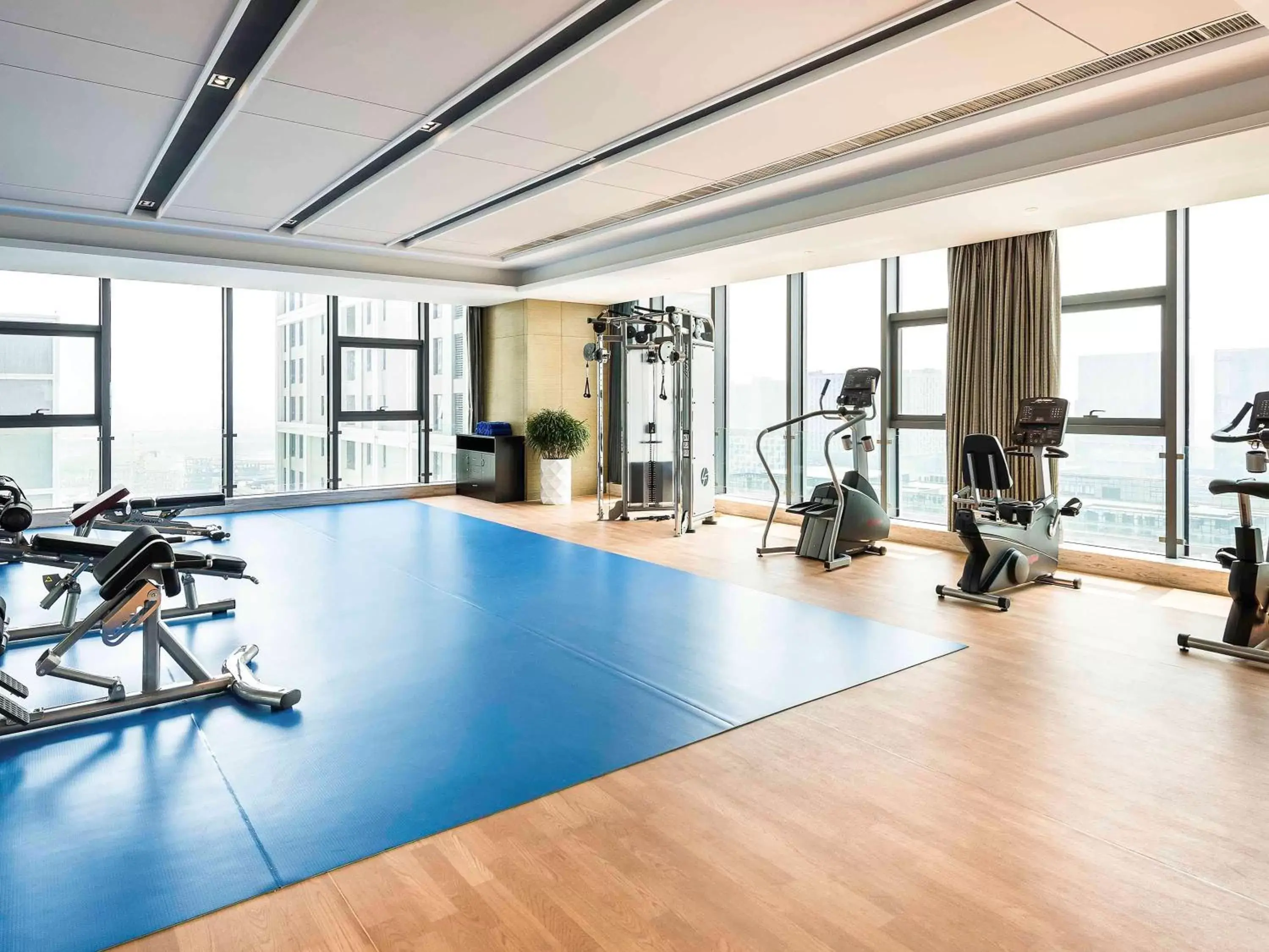 Property building, Fitness Center/Facilities in Novotel Ningbo East