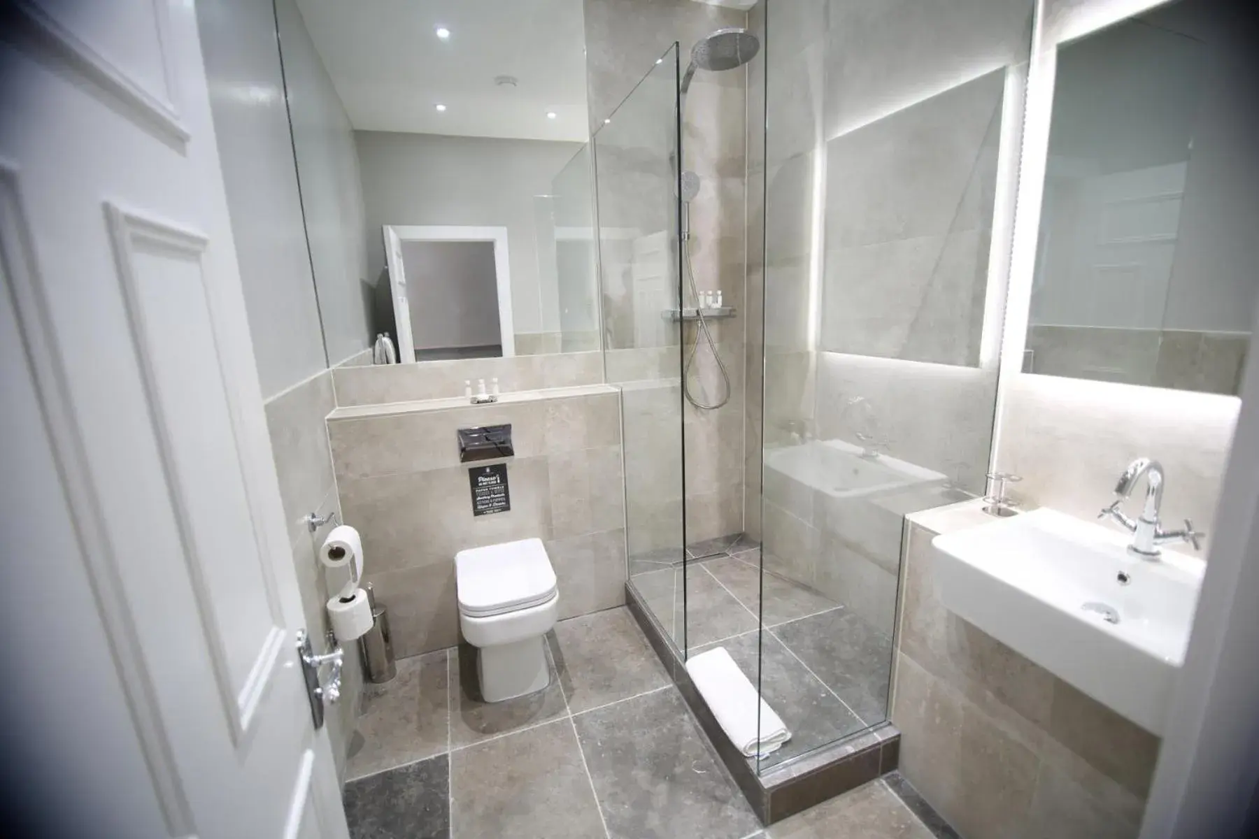 Bathroom in Hatton Court Hotel