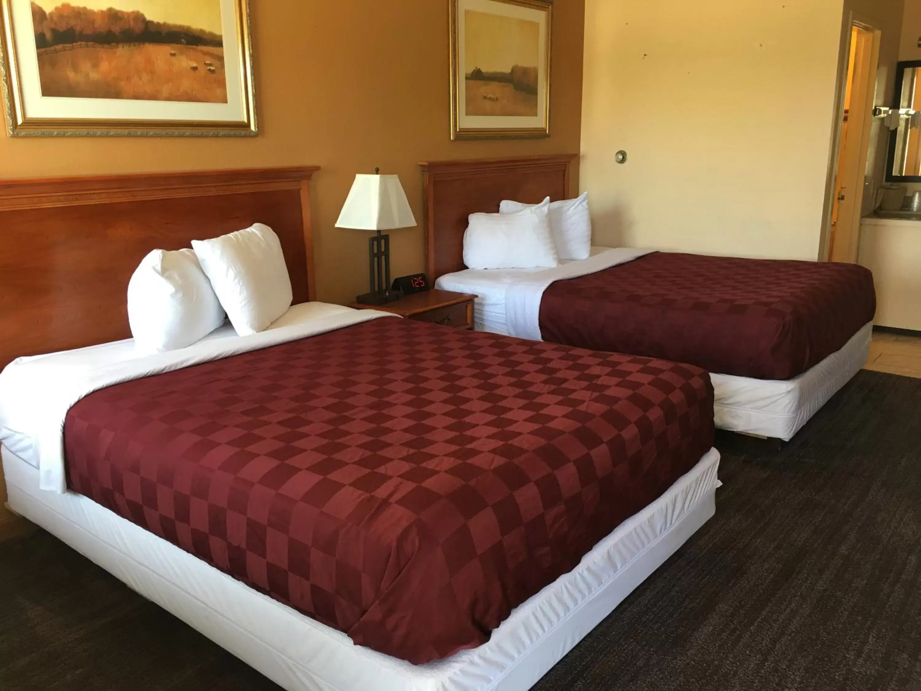 Bed in Rodeway Inn Sergeant Bluff - Sioux City