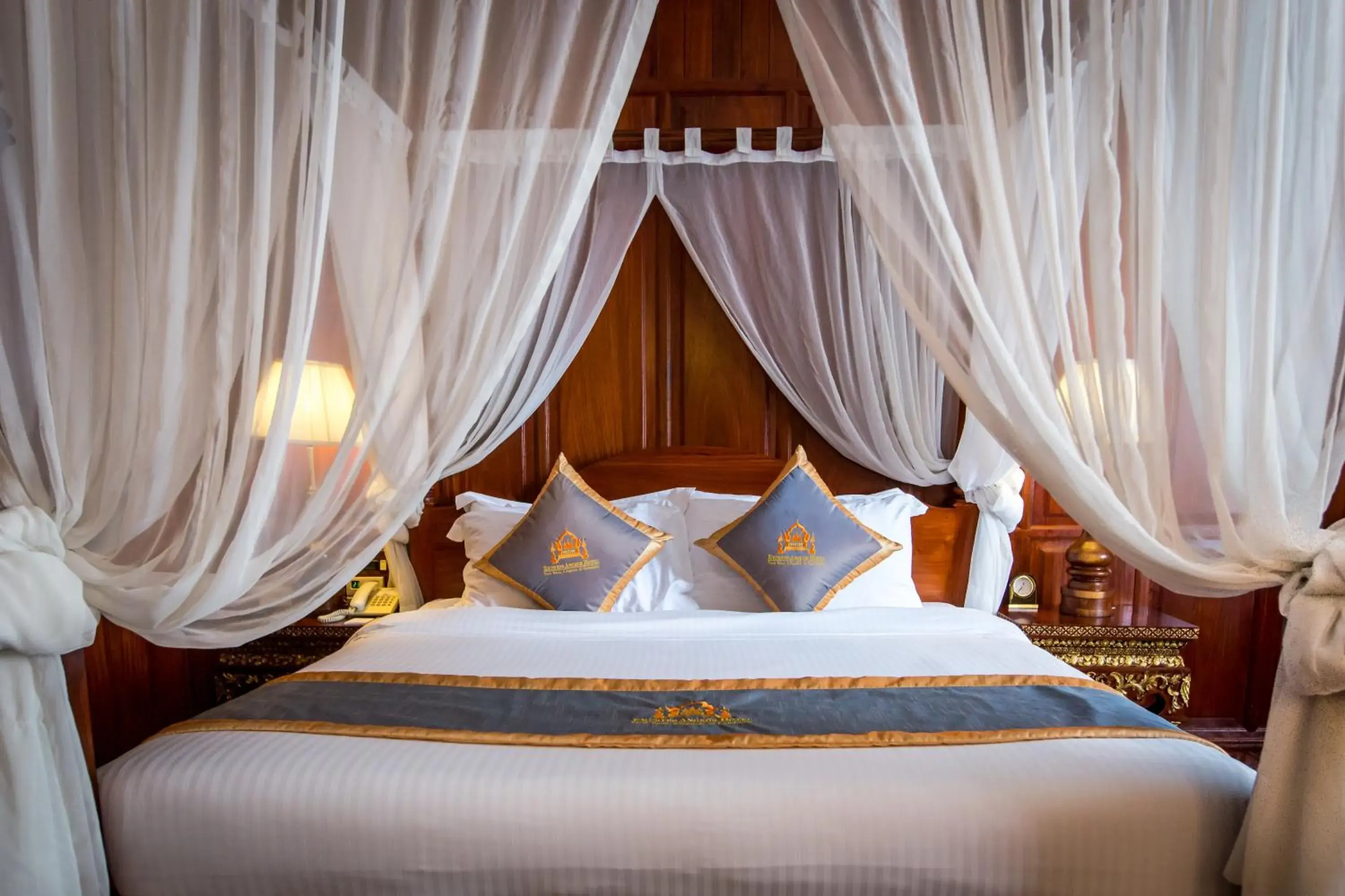 Bedroom, Bed in Empress Angkor Resort & Spa