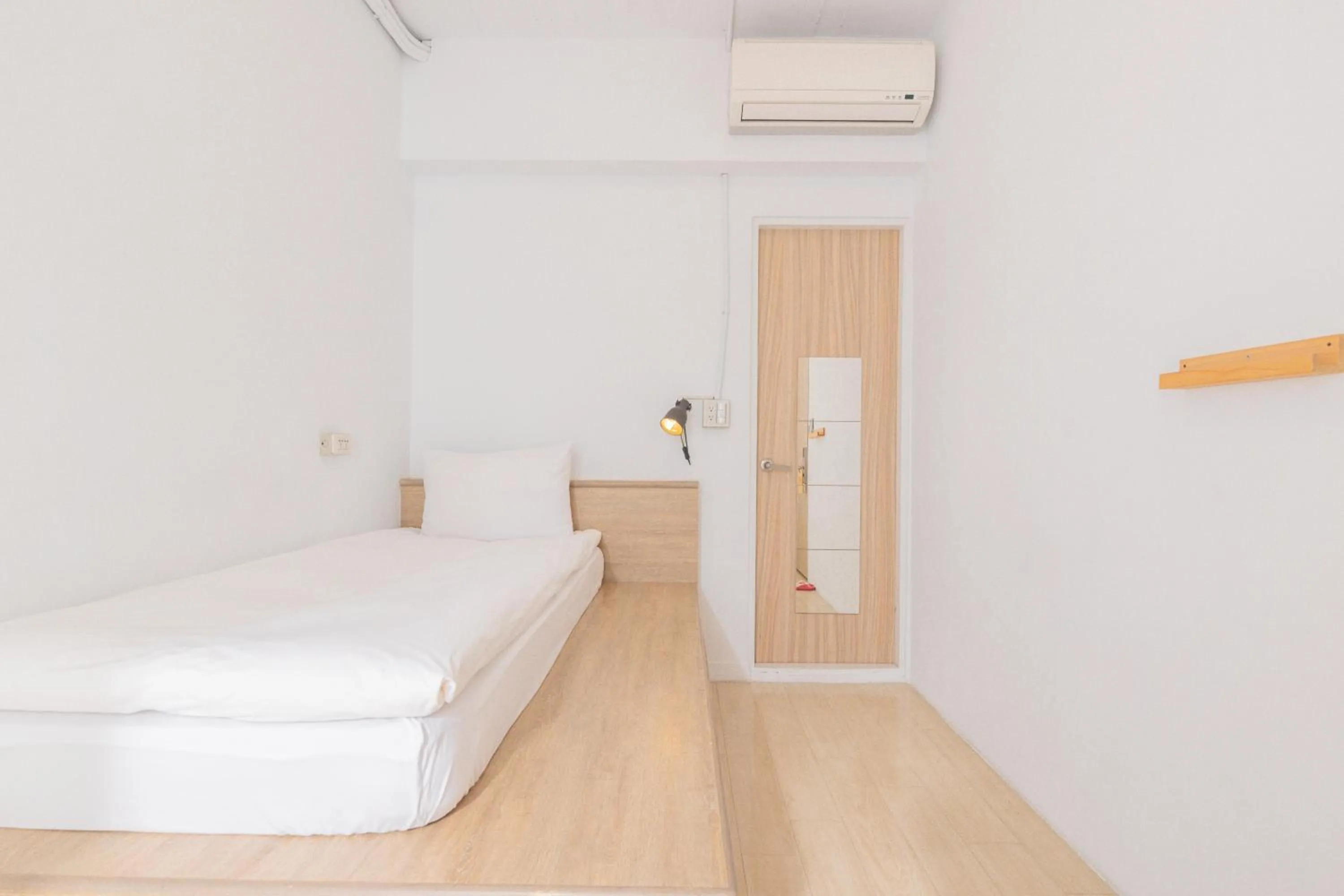 Bed in OwlStay Flip Flop Hostel - Garden