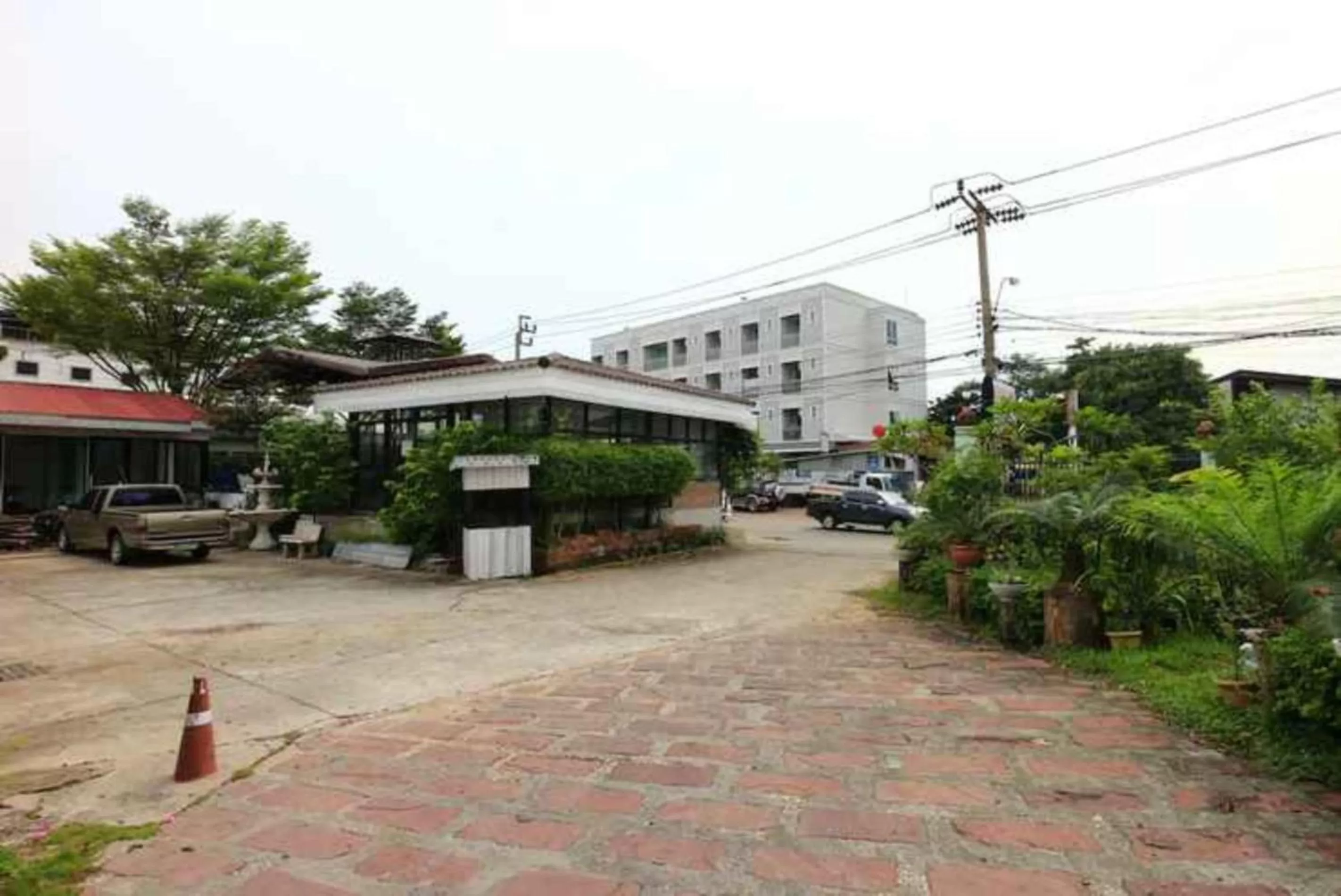 Property building in Platinum Place